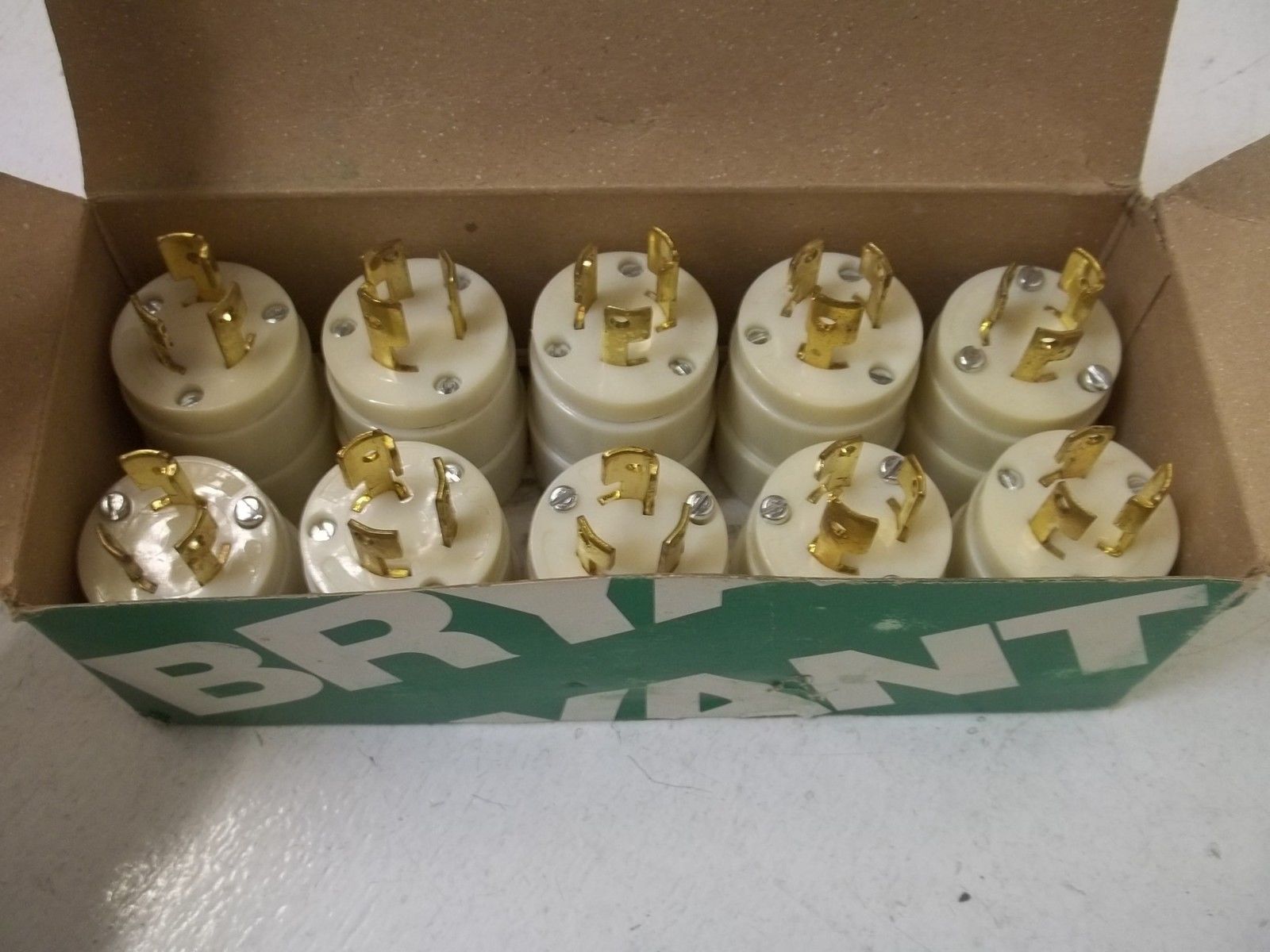 LOT OF 10 BRYANT 4721-N WHITE NYLON PLUG 2POLE 3WIRE *NEW IN BOX*