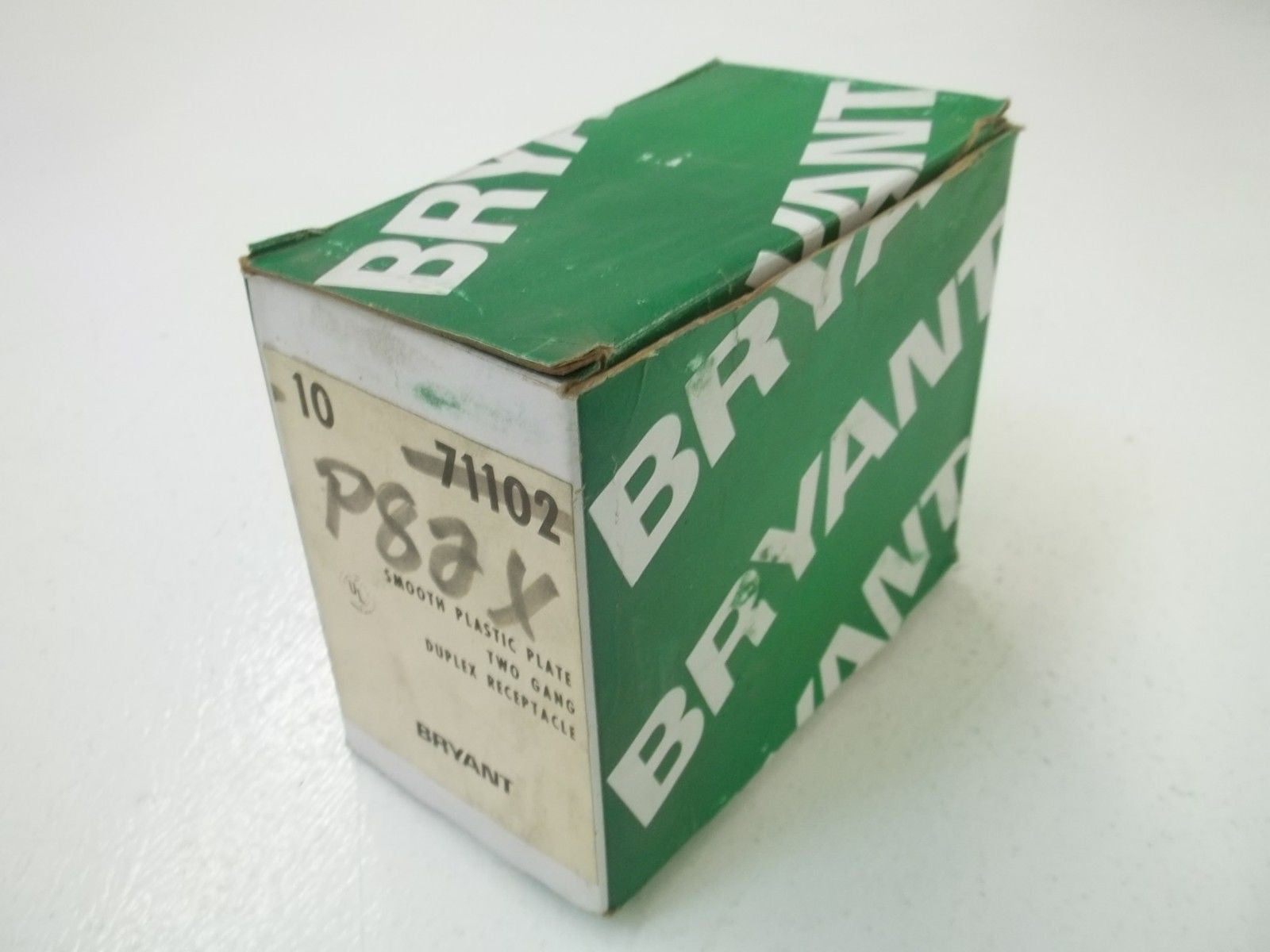 LOT OF 10 BRYANT 71102 DUPLEX RECEPTACLE (BROWN) *NEW IN BOX*