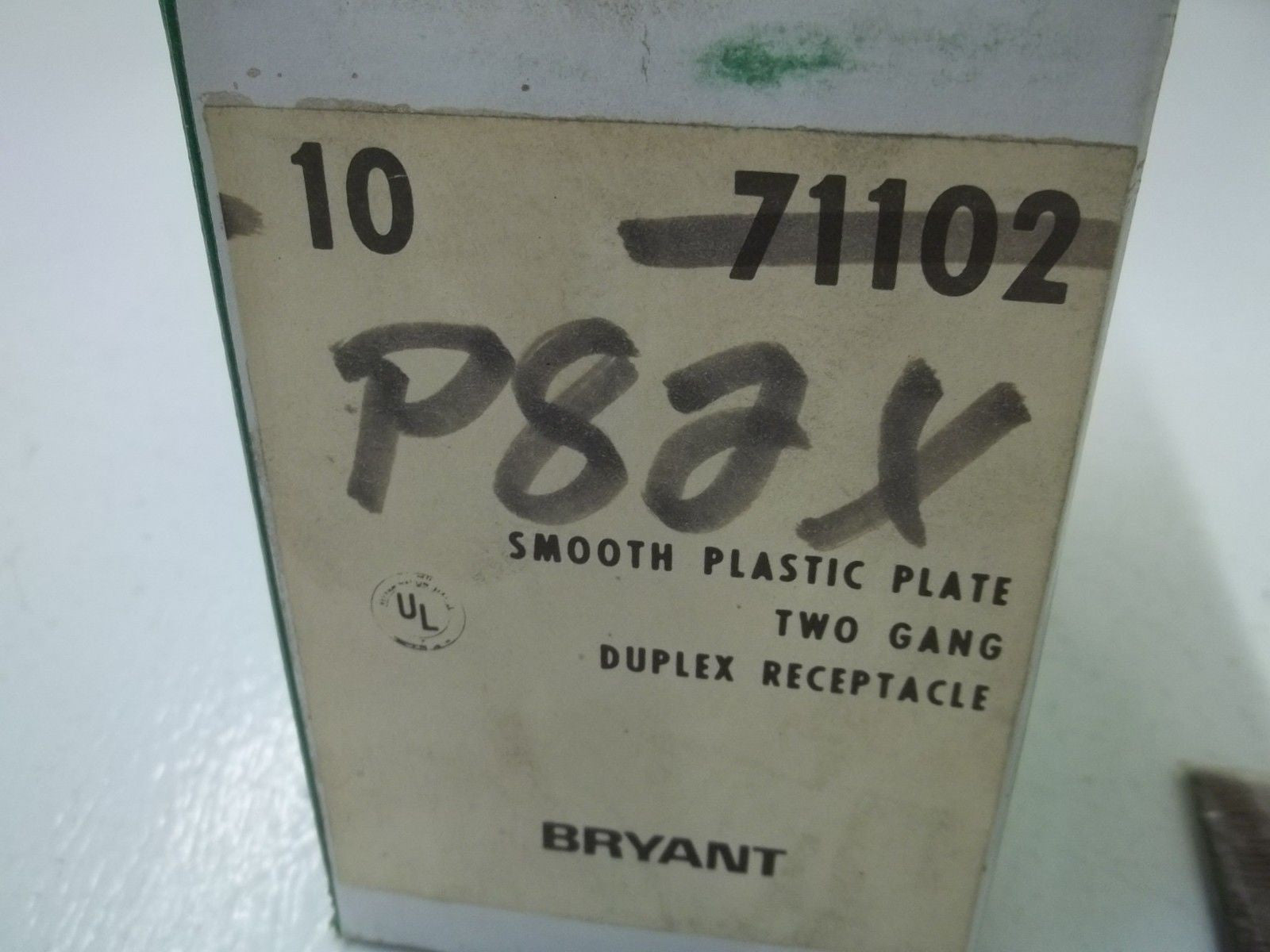 LOT OF 10 BRYANT 71102 DUPLEX RECEPTACLE (BROWN) *NEW IN BOX*