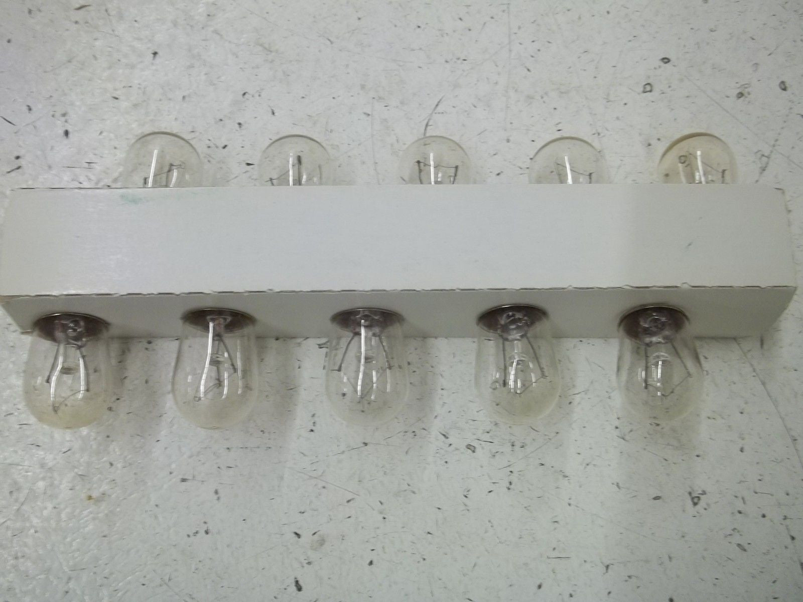 LOT OF 10 CHICAGO MINIATURE LAMP 6S6DC/30V LAMPS *NEW IN BOX*