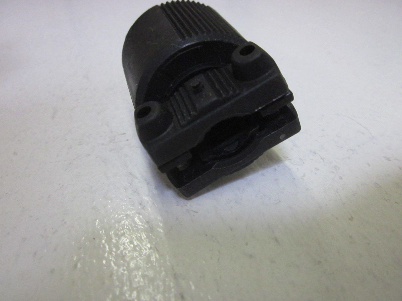 LOT OF 10 COOPER CWL715P HART-LOCK PLUG *NEW IN BOX*
