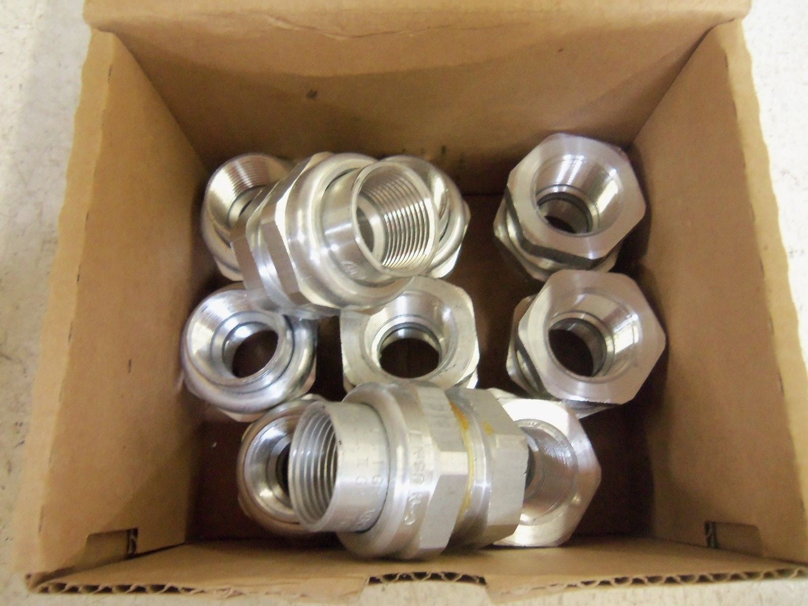 LOT OF 10 CROUSE-HINDS UNF205SA CONDUIT *NEW IN BOX*