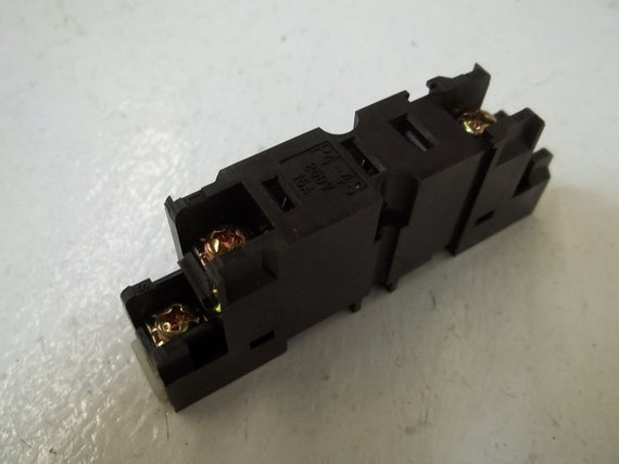 LOT OF 10 DAITO P4-4S FUSE HOLDER *NEW IN BOX*