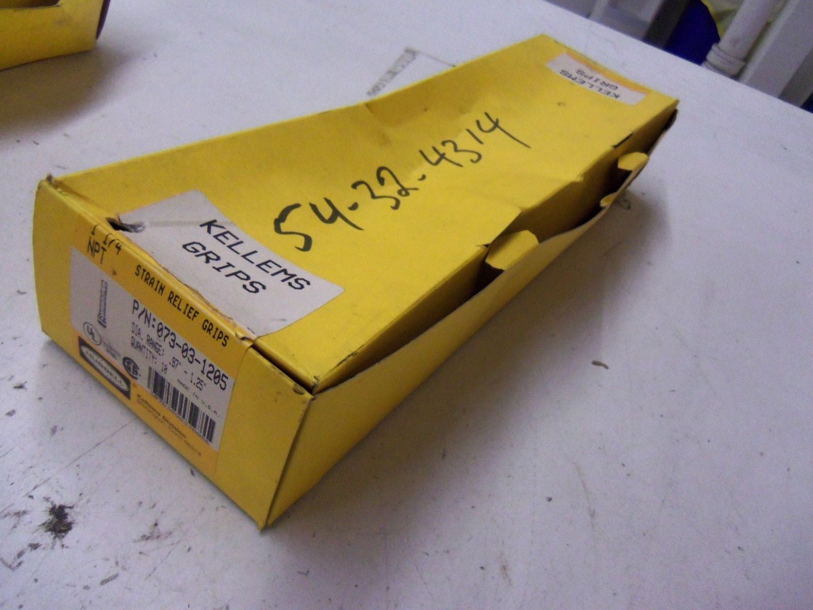 LOT OF 10 HUBBELL 073-03-1205 *NEW IN BOX*