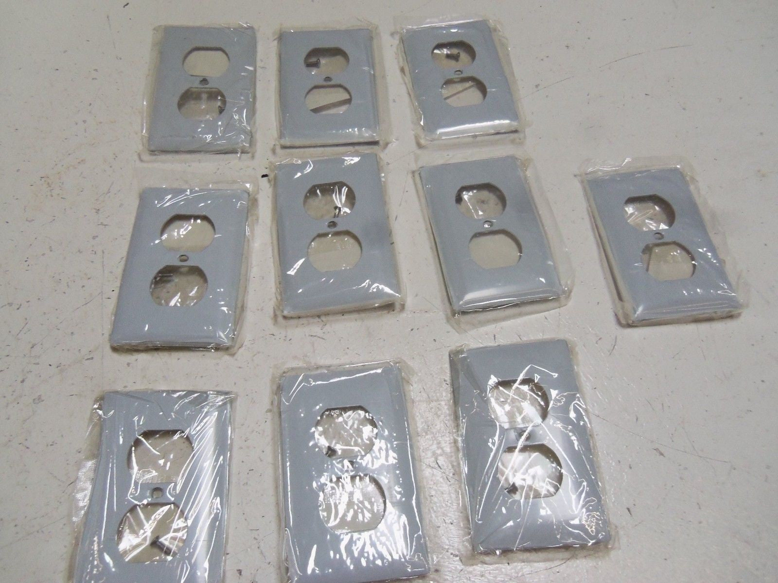 LOT OF 10 HUBBELL SA8 WALLPLATE *NEW IN BOX*