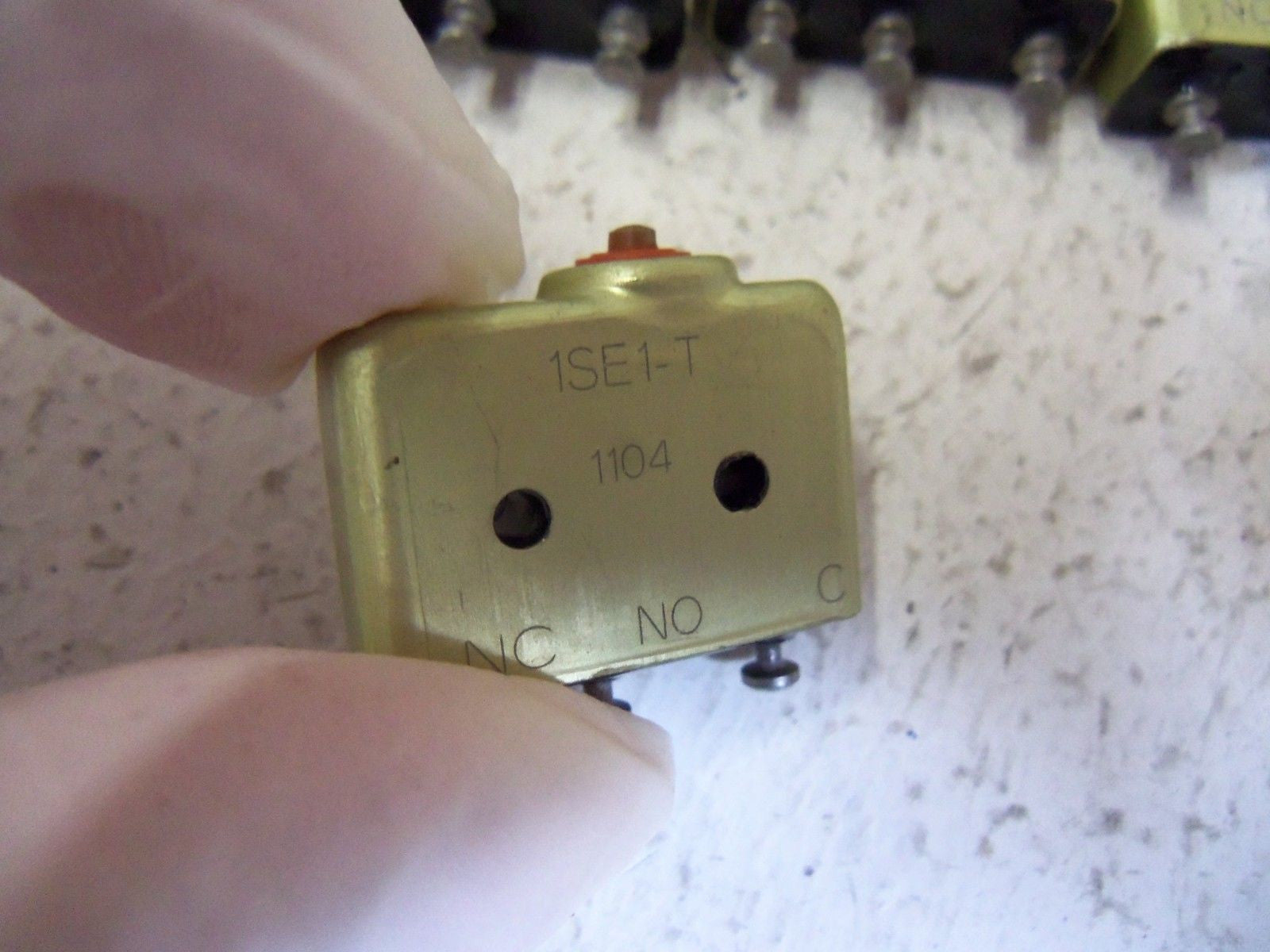 LOT OF 10 MICROSWITCH BASIC SWITCH 1SE1-T *USED*