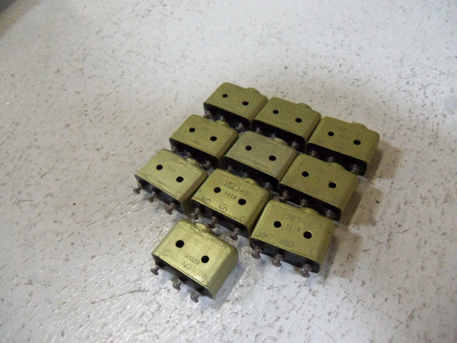 LOT OF 10 MICROSWITCH BASIC SWITCH 1SE1-T *USED*