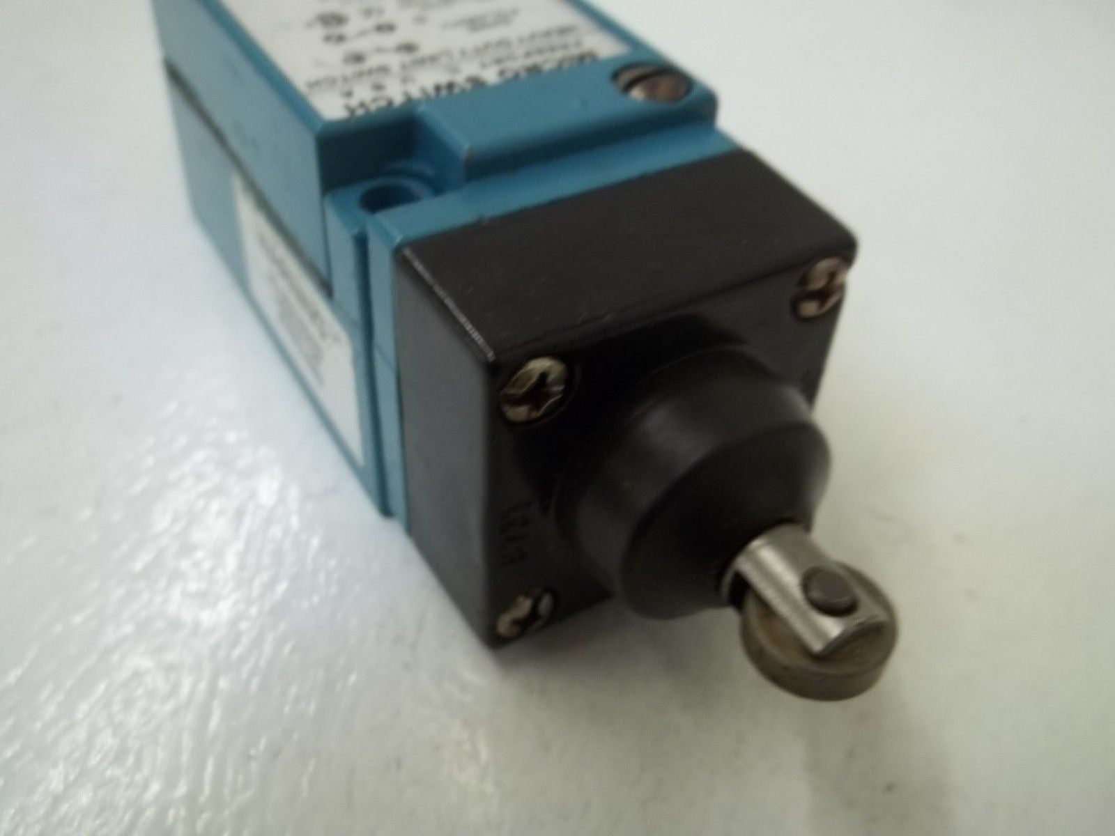 MICROSWITCH LSYDC1ADD *USED*