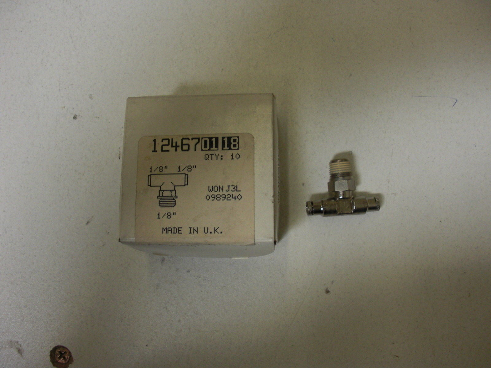 LOT OF 10  NORGREN 124670118 1/8X1/8X1/8 FITTINGS *NEW IN BOX*