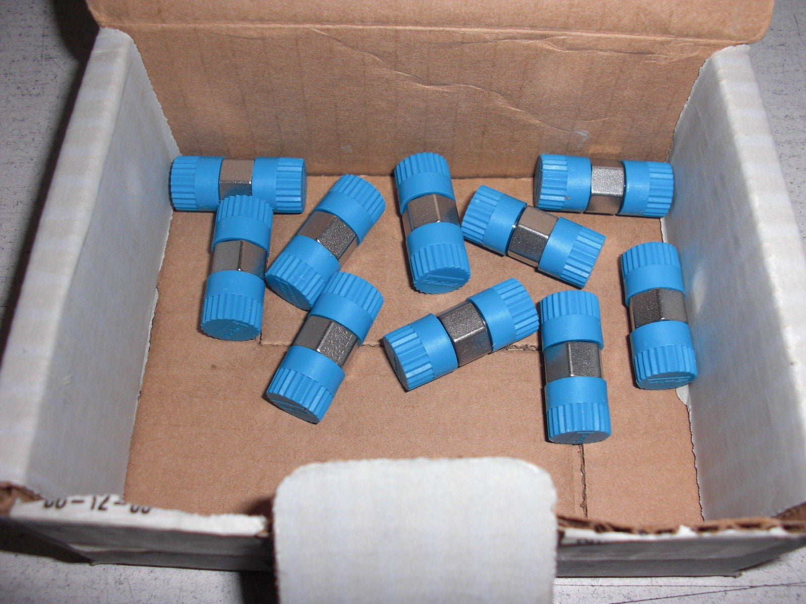 LOT OF 10 PARKER 1/8 FF-SS PIPE NIPPLE *NEW*