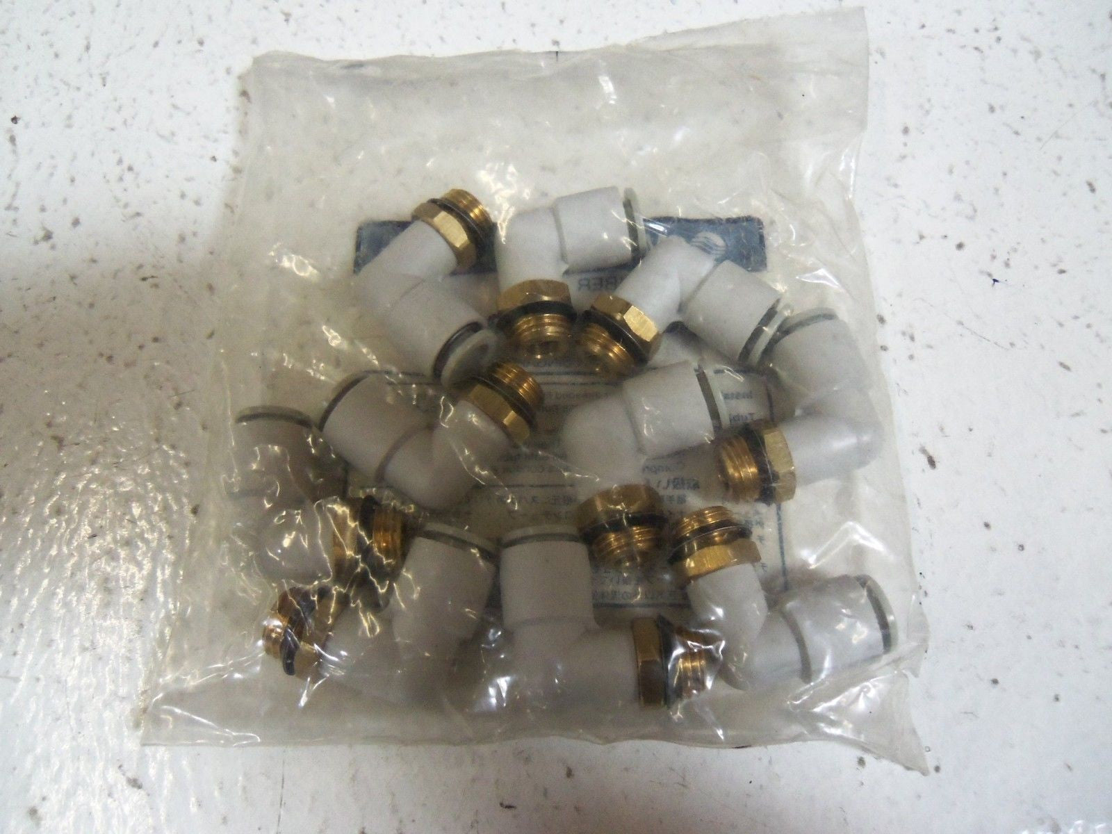 LOT OF 10  SMC FITTINGS KQ2L08-U02 *NEW IN FACTORY BAG*