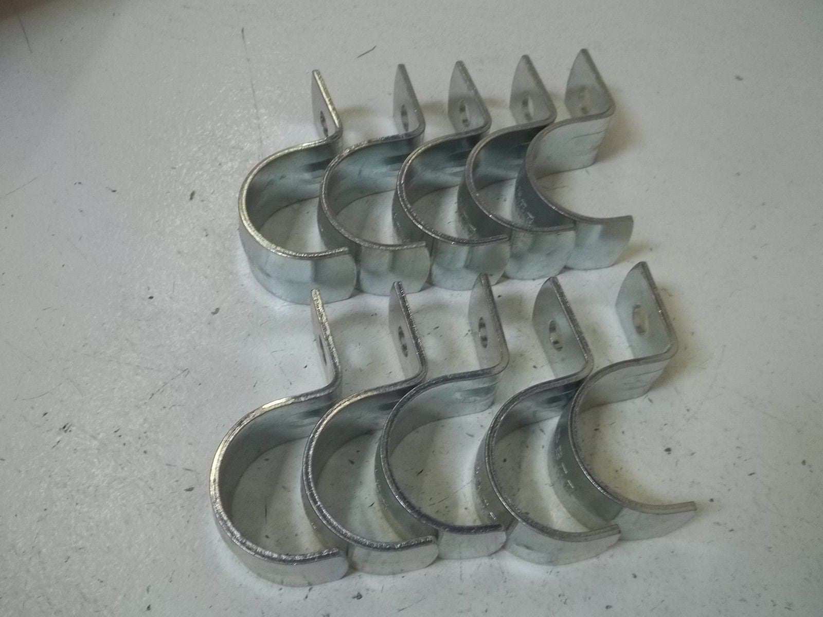 LOT OF 10 THOMAS & BETTS 1215-TB 1-1/2" PIPE STRAP *NEW IN BOX*