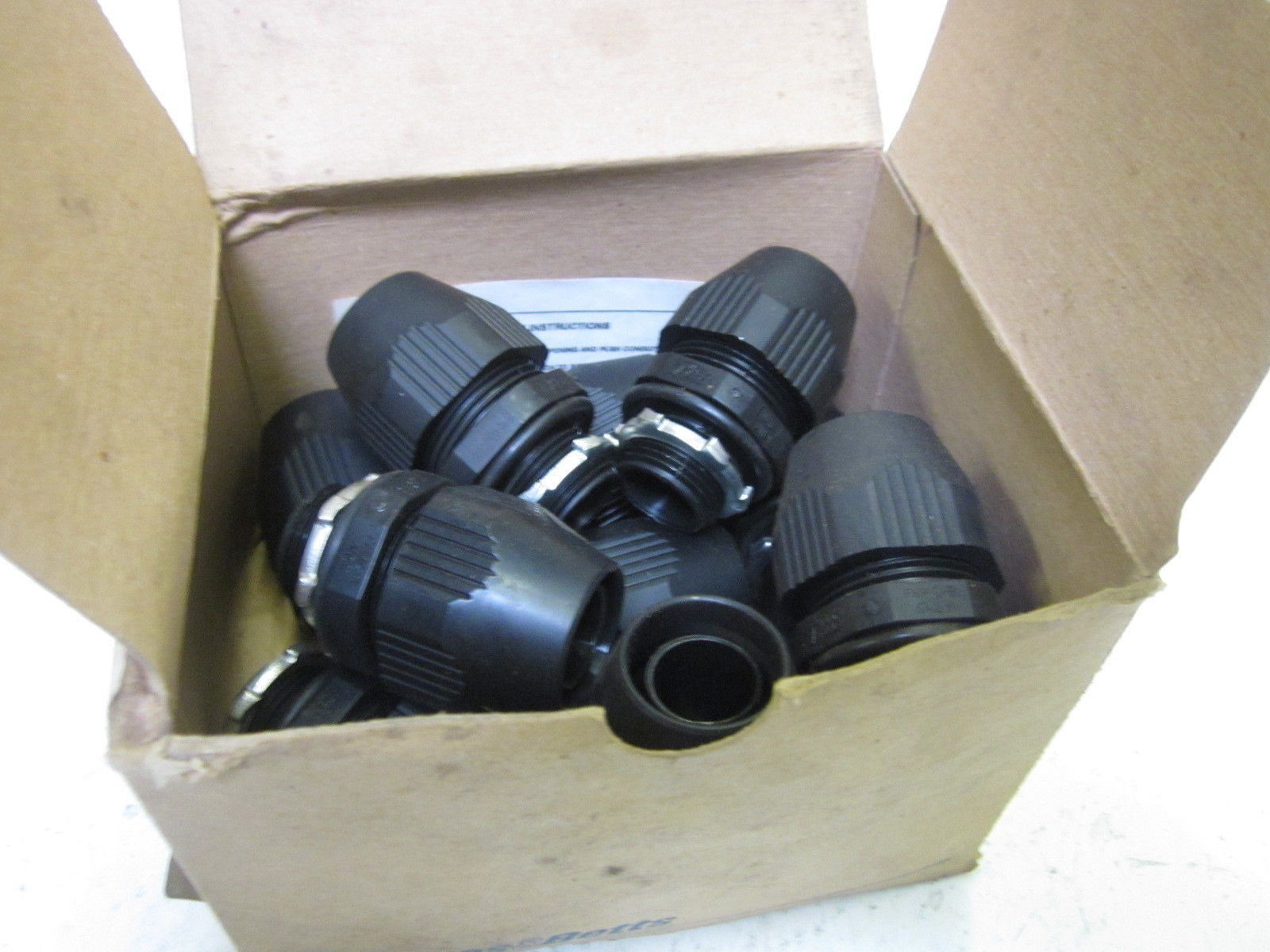 THOMAS & BETTS LT75P *NEW IN BOX*