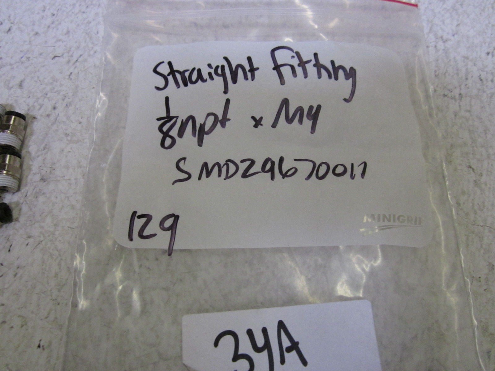 LOT OF 129 SMD29670017 STRAIGHT FITTING 1/8" *NEW NO BOX*