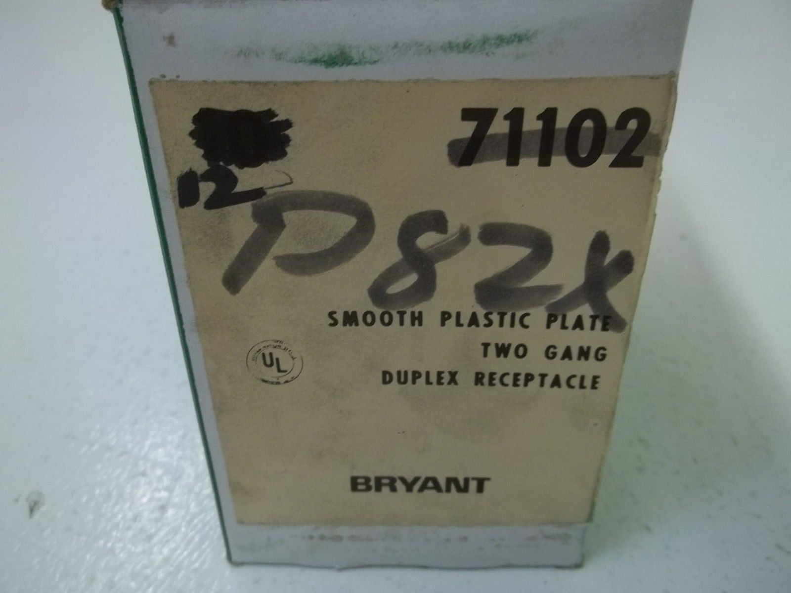 LOT OF 12 BRYANT 71102 DUPLEX RECEPTACLE (BROWN) *NEW IN BOX*