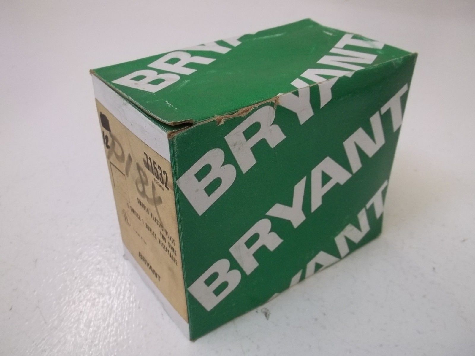 LOT OF 12 BRYANT 71532 2 GANG 1 SWITCH, 1 DUPLEX RECEPTACLE *NEW IN BOX*