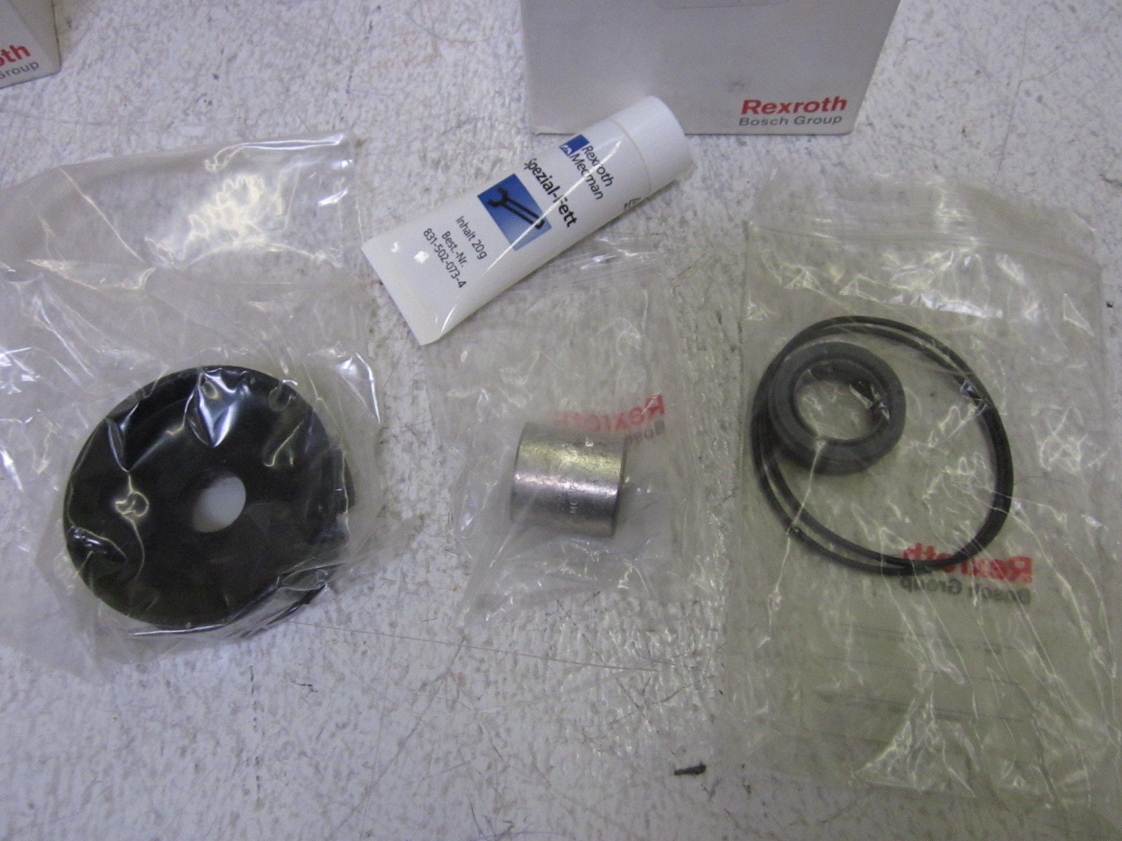 LOT OF 12 REXROTH 521 713 000 2 VALVE *NEW IN BOX*