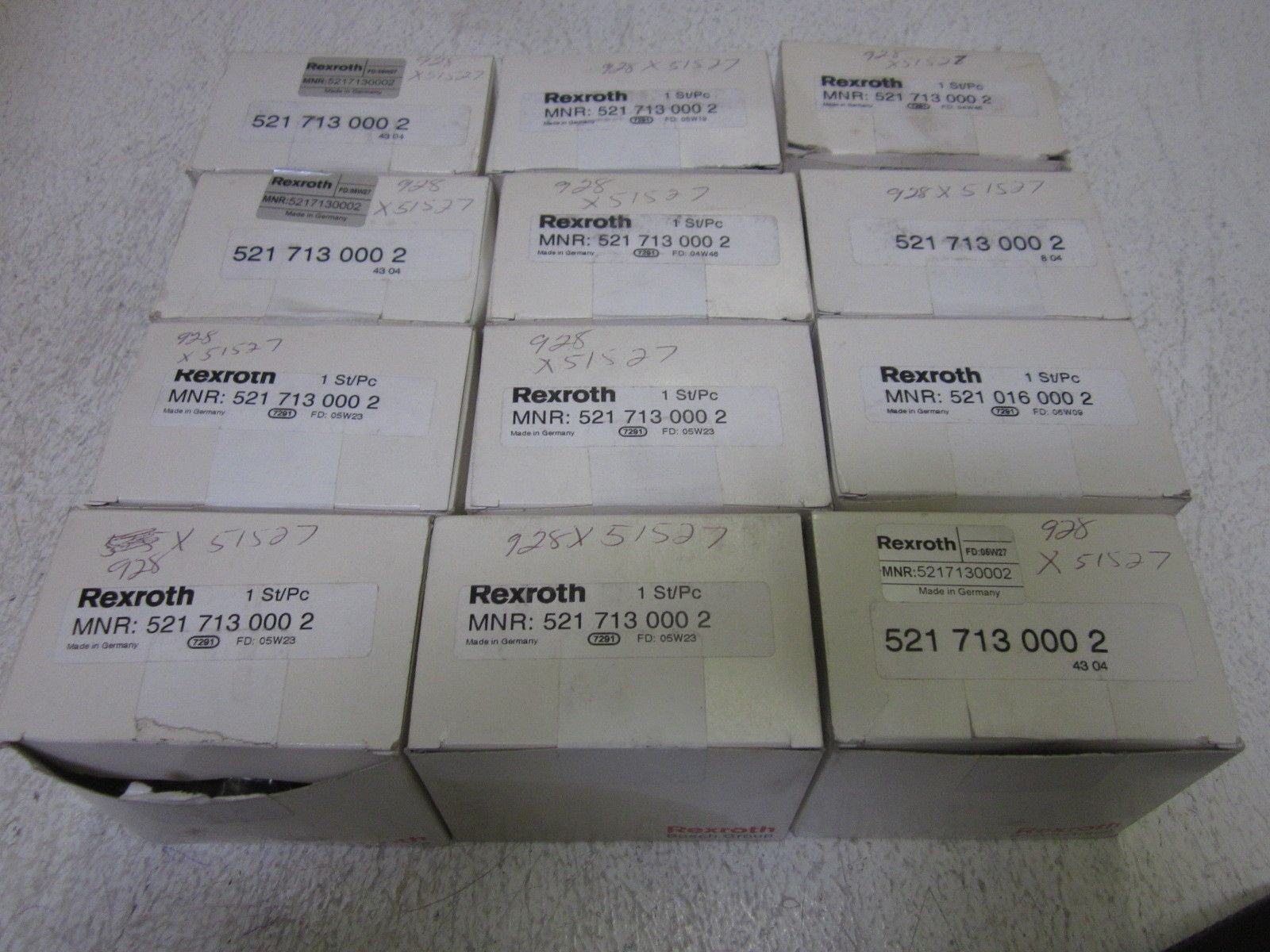 LOT OF 12 REXROTH 521 713 000 2 VALVE *NEW IN BOX*