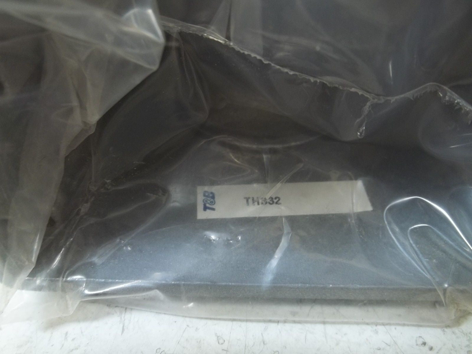LOT OF 12 T & B TH332 *NEW NO BOX*