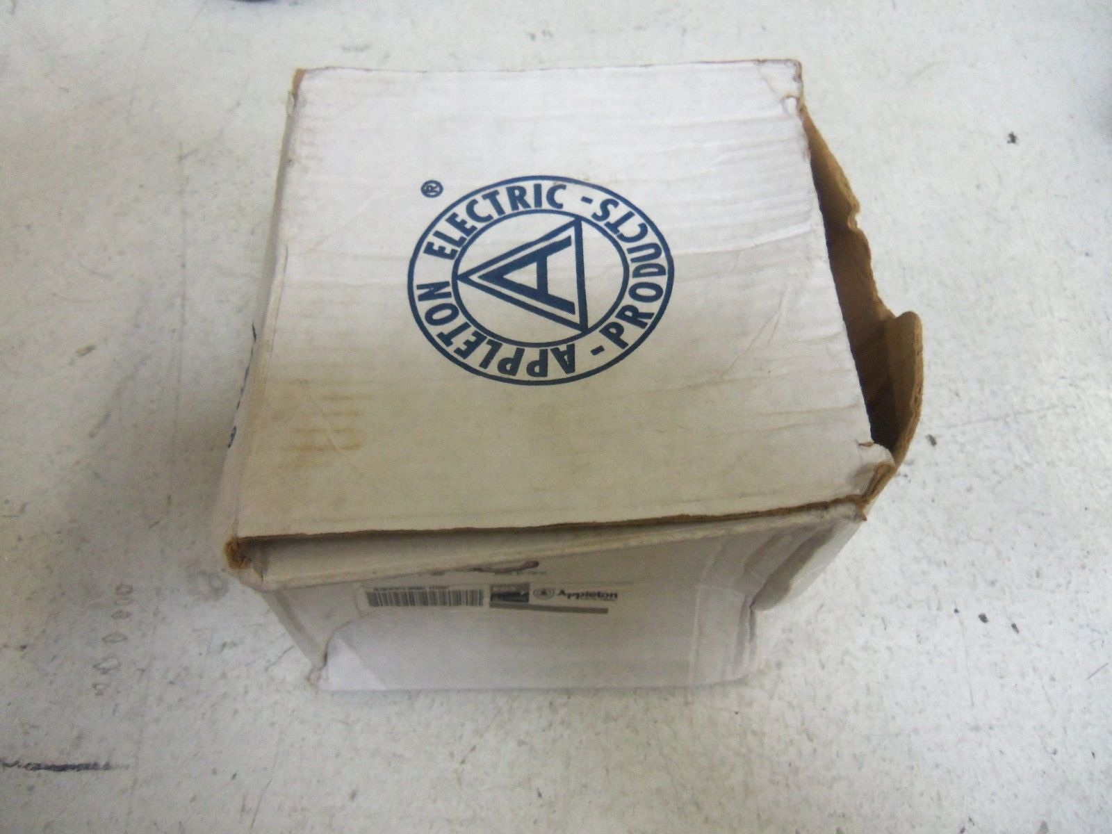 LOT OF 14 APPLETON K100-CM CONDUIT *NEW IN BOX*