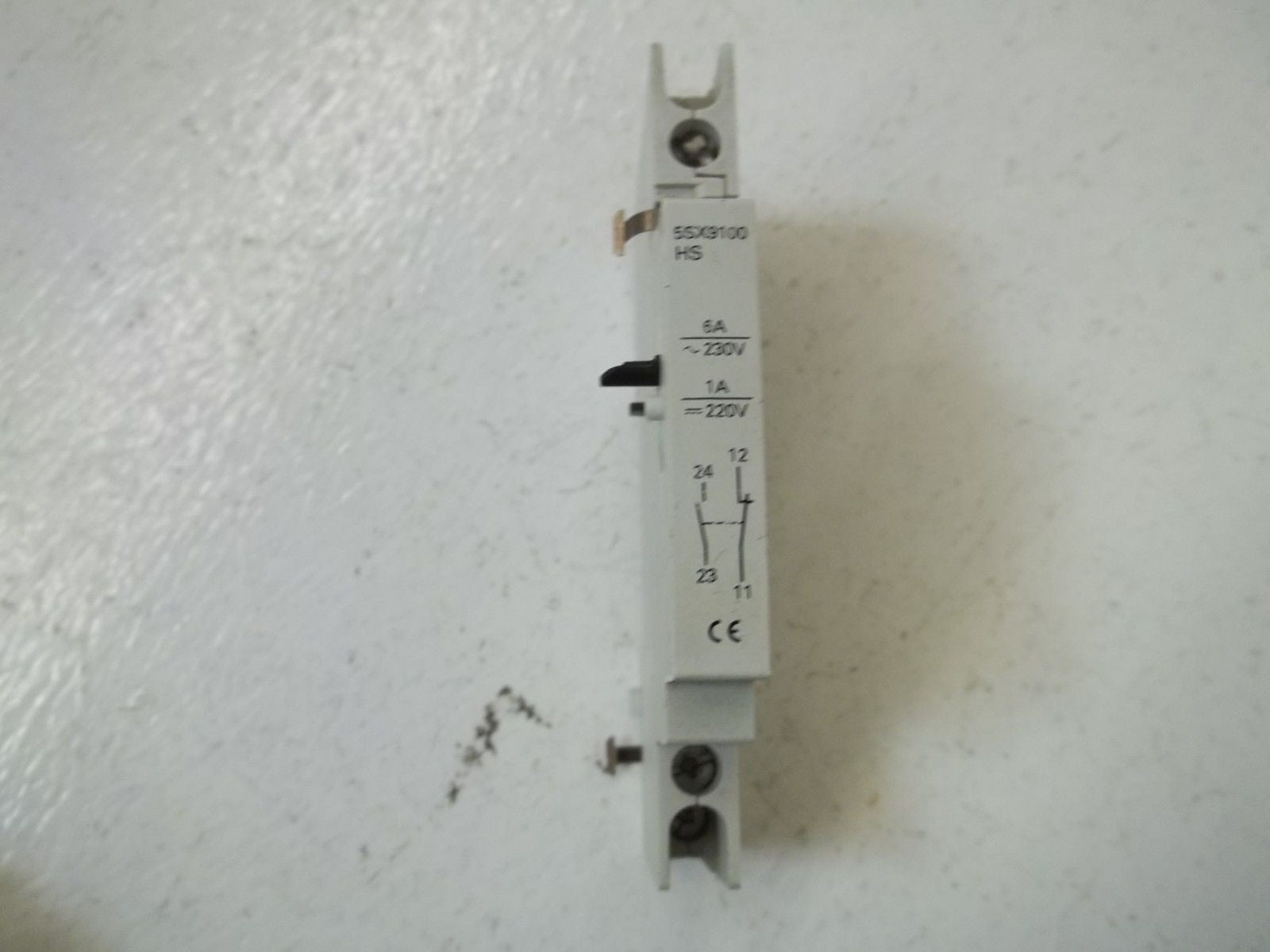LOT OF 17 SIEMENS 5SX9100 *USED*