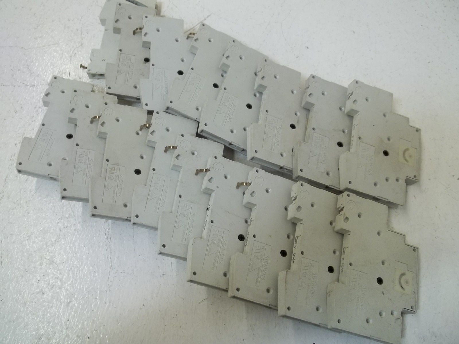 LOT OF 17 SIEMENS 5SX9100 *USED*