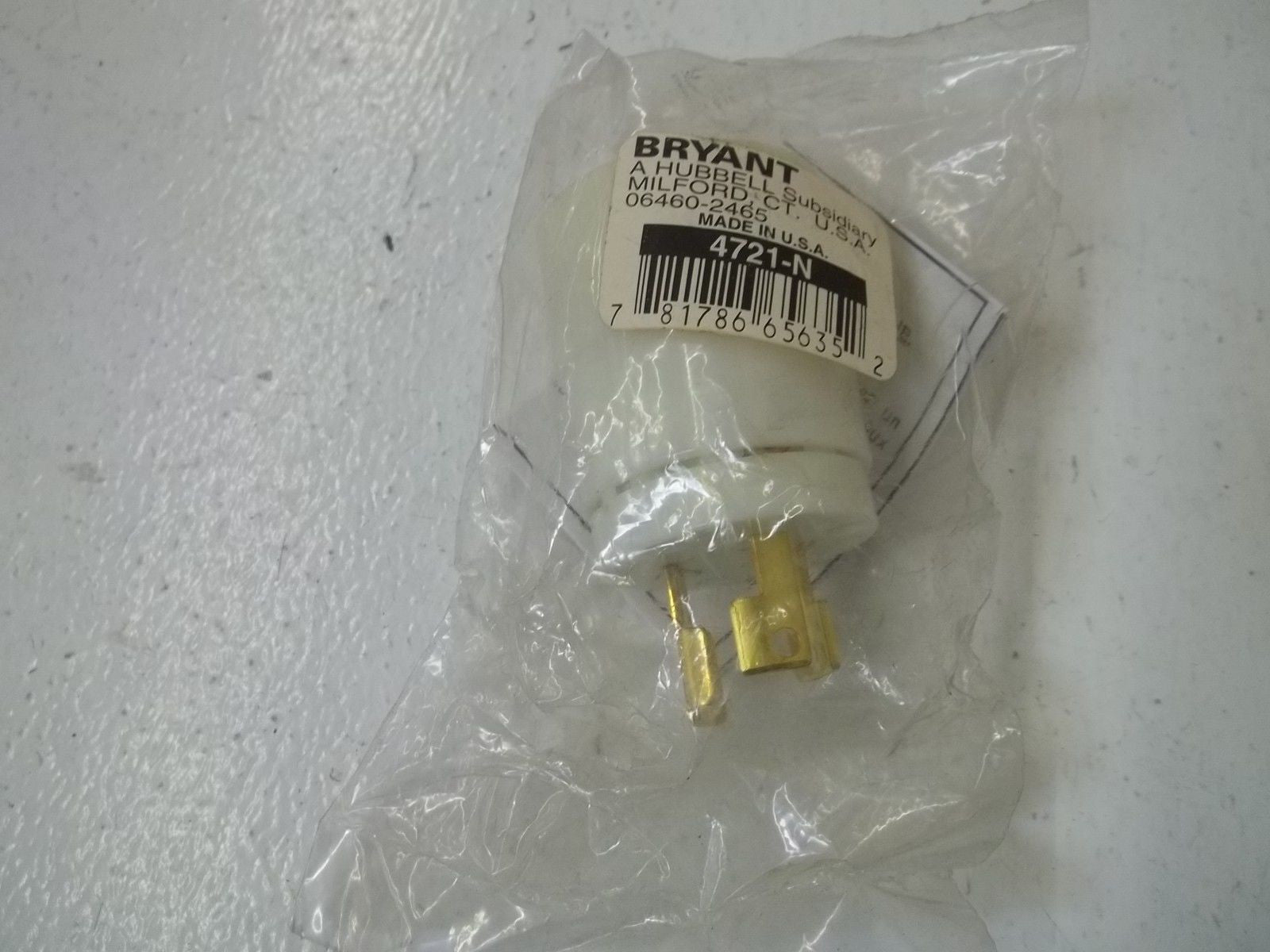LOT OF 18 BRYANT 4721-N *NEW IN A FACTORY BAG*