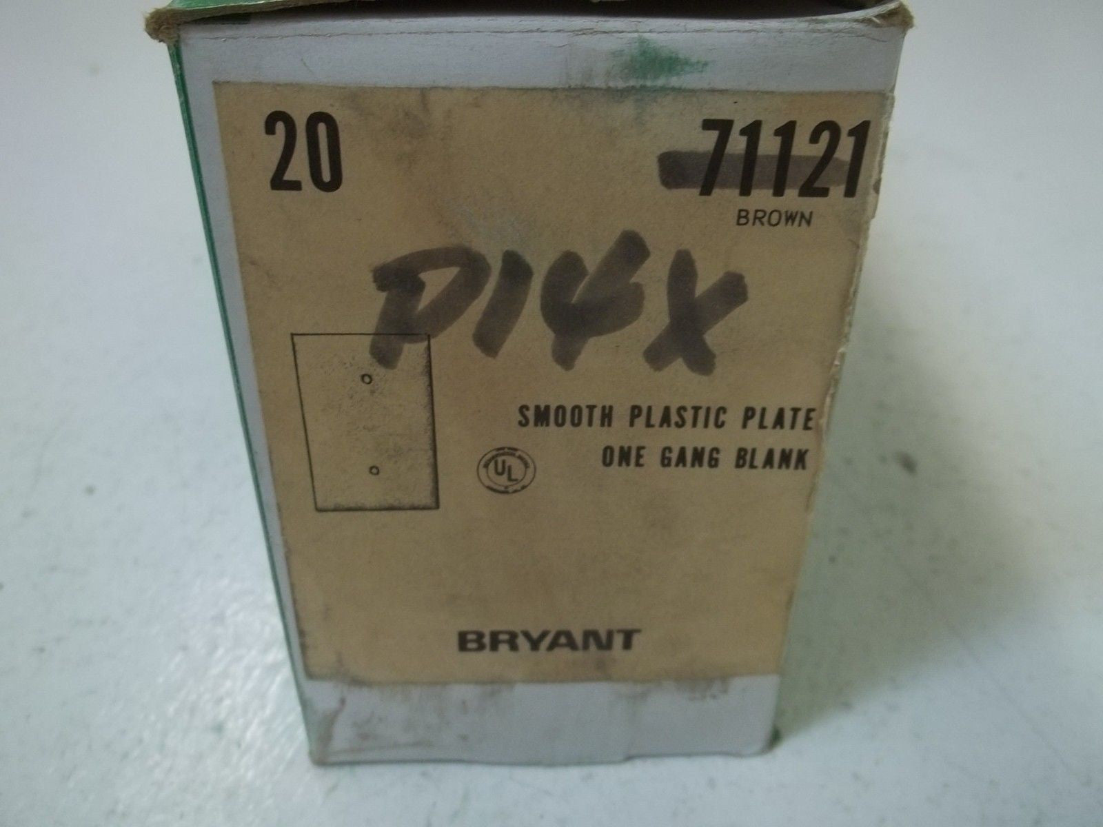 LOT OF 20 BRYANT 71121 ONE GANG BLANK *NEW IN BOX*