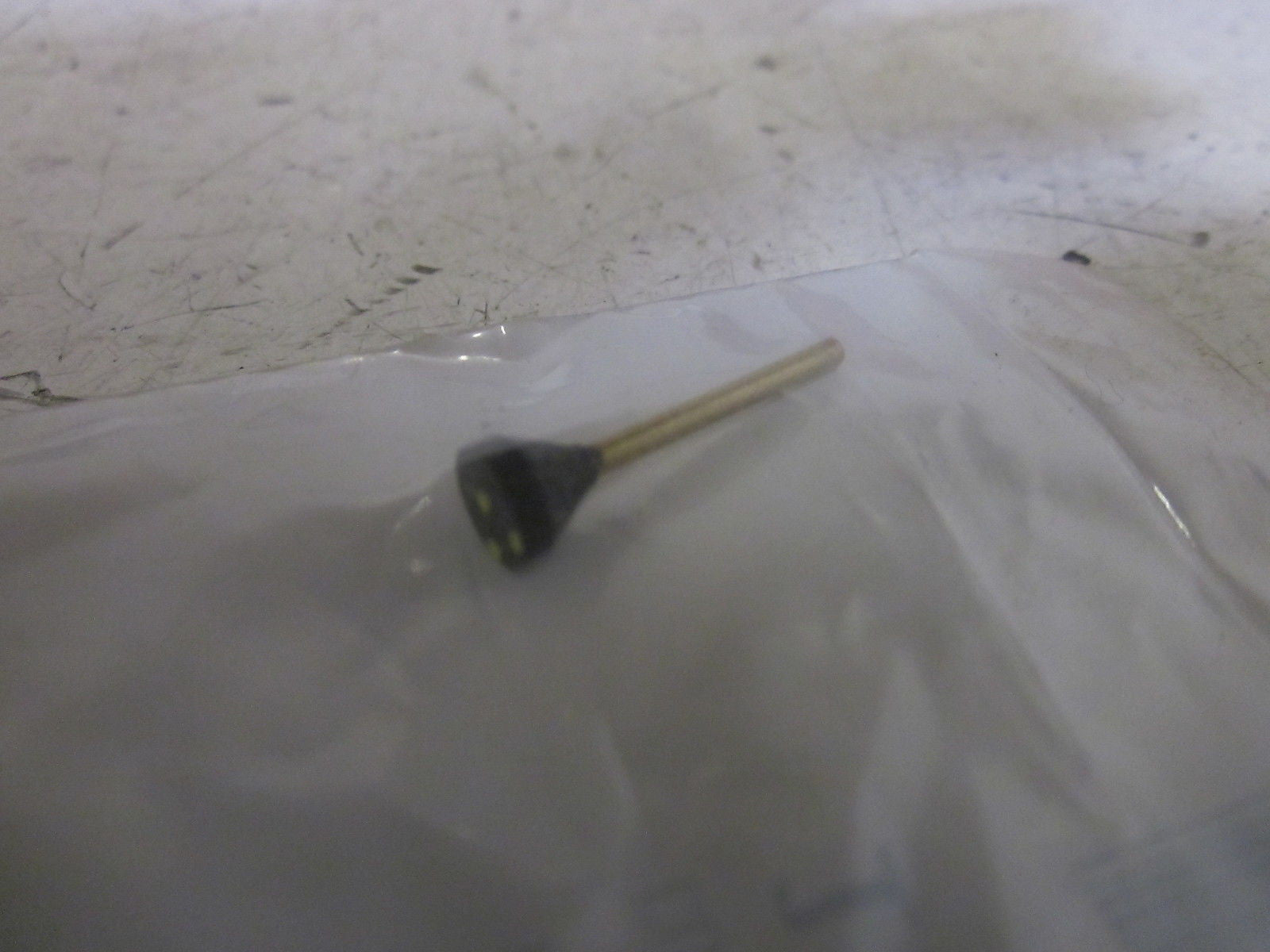LOT OF 22 FISHER 1D5604000A2 PLUG *NEW IN FACTORY BAG*