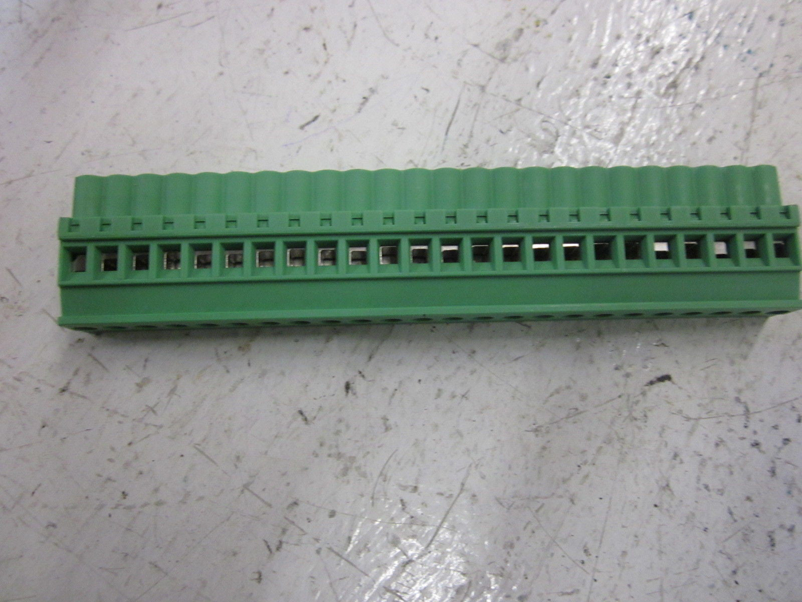 LOT OF 22 PHOENIX CONTACT MVSTB W *NEW NO BOX*