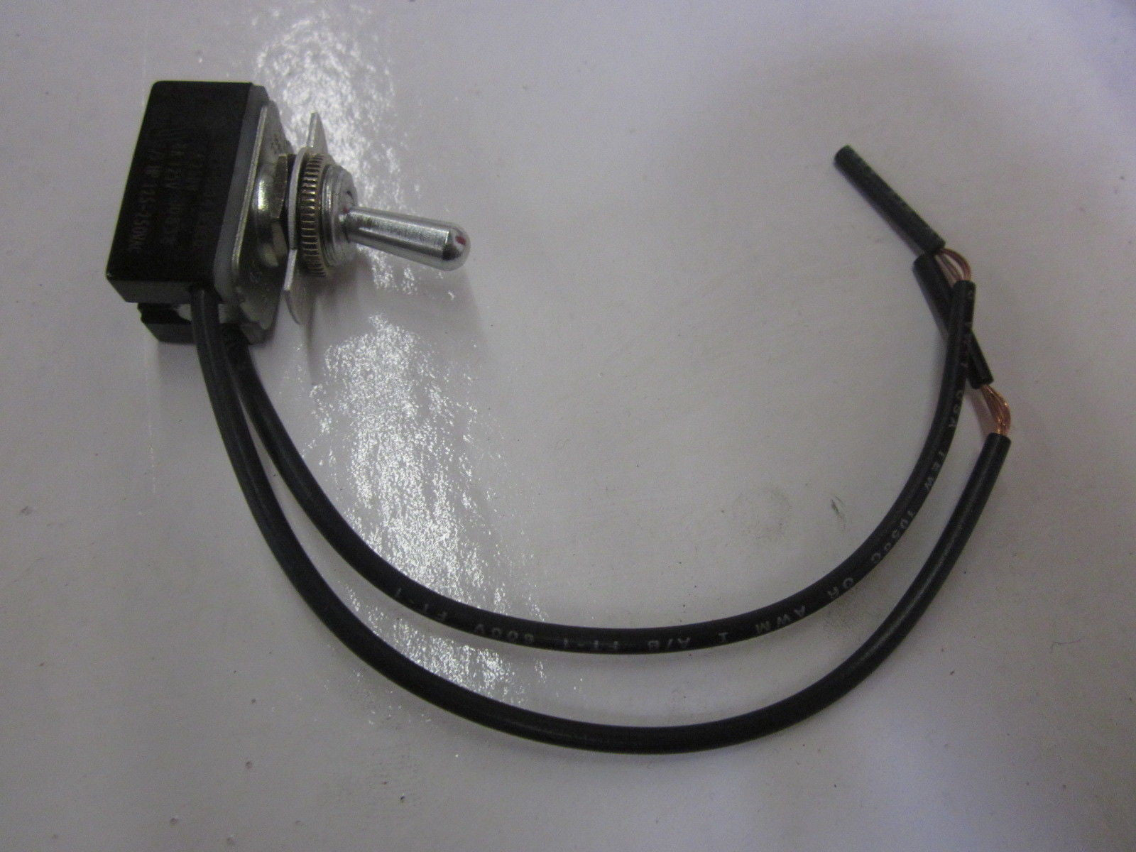 EMERSON 4125-0004 TOGGLE SWITCH *NEW NO BOX*
