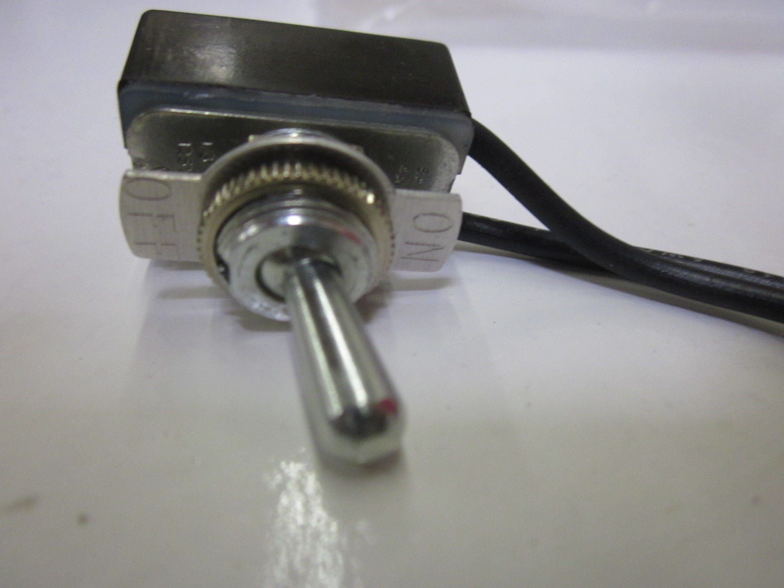 EMERSON 4125-0004 TOGGLE SWITCH *NEW NO BOX*