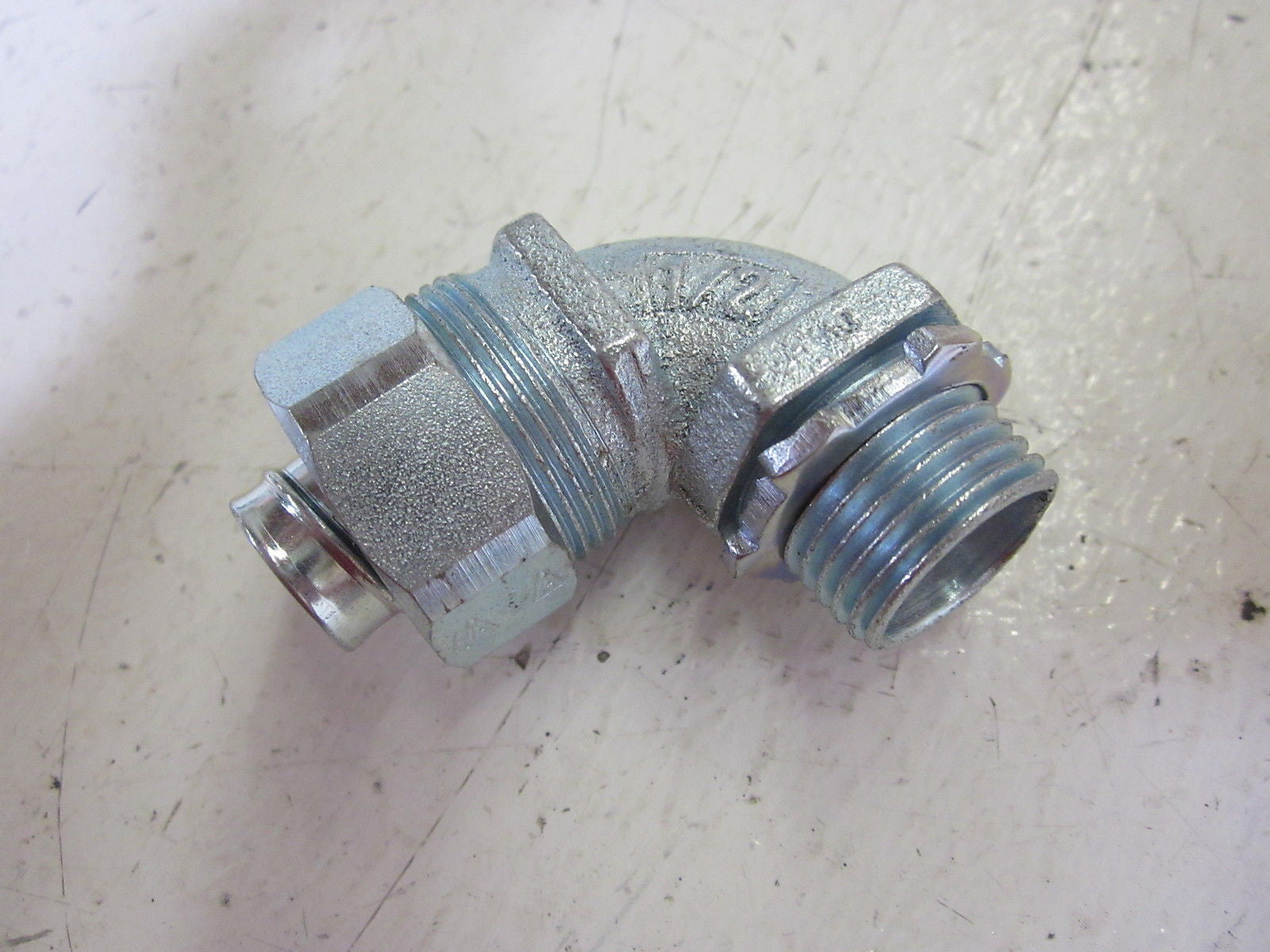 LOT OF 24 APPLETON ST-9050 MALL IRON ST CONNECTOR 90 DEG. 1/2" *NEW IN BOX*