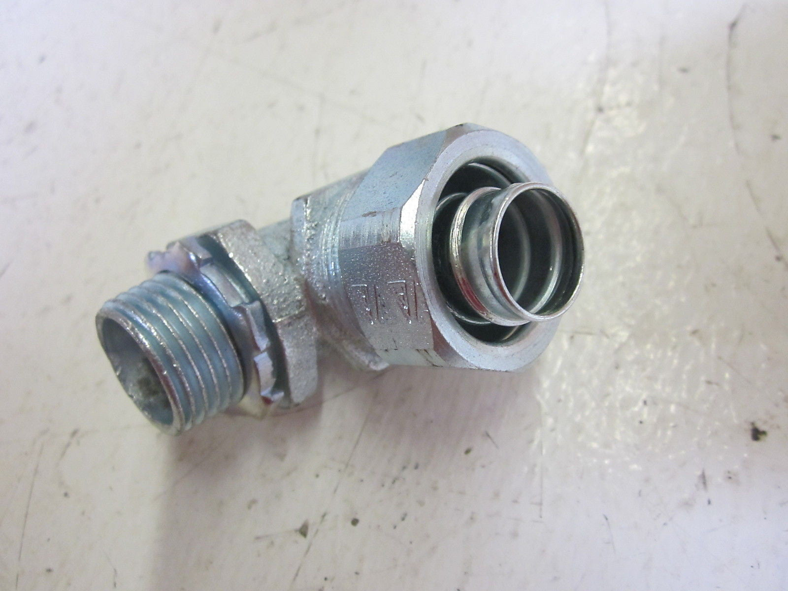 LOT OF 24 APPLETON ST-9050 MALL IRON ST CONNECTOR 90 DEG. 1/2" *NEW IN BOX*