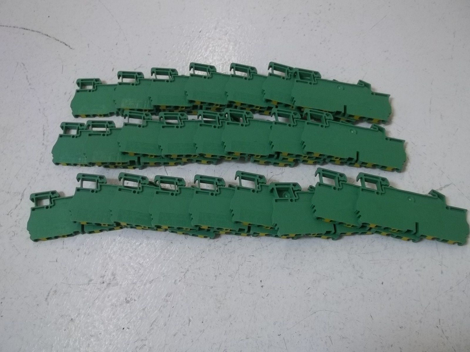 LOT OF 24 WEIDMULLER ZPE2.5/4AN *NEW NO BOX*