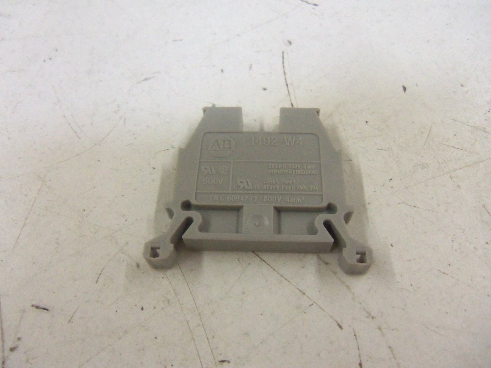 LOT OF 25 ALLEN BRADLEY 1492-W4 TERMINAL BLOCK *NEW NO BOX*
