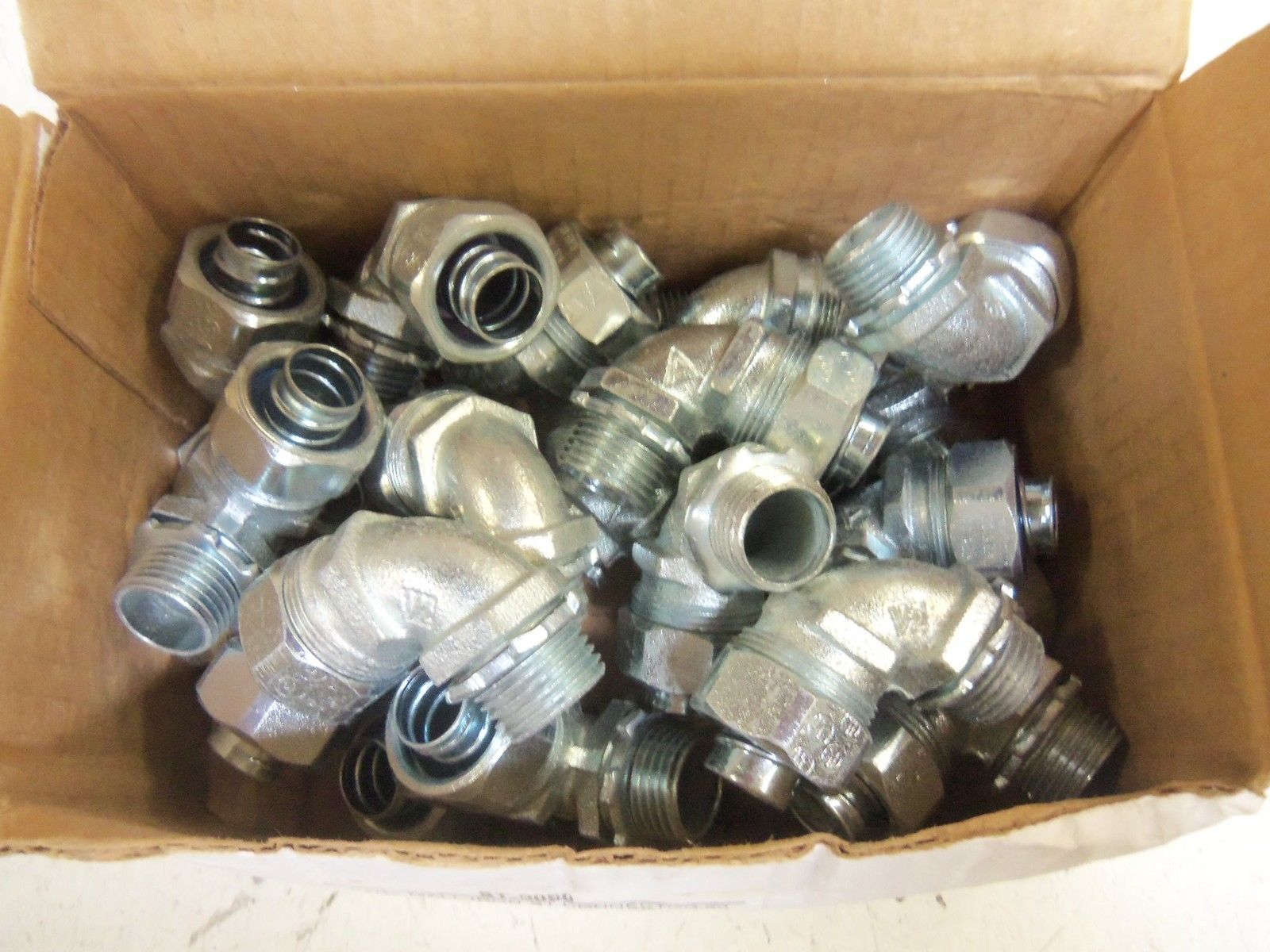 LOT OF 25 APPLETON ST-9050 CONDUIT *NEW IN BOX*