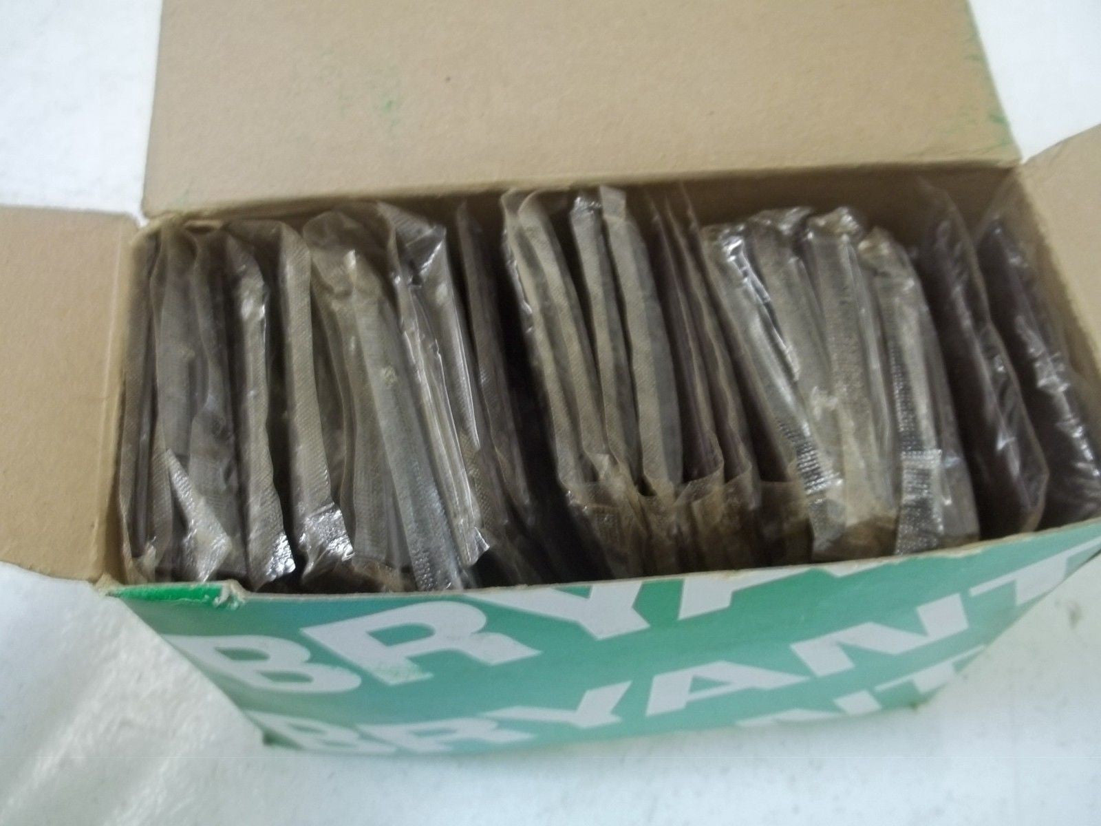 LOT OF 25 BRYANT 71071 ONE GANG SWITCH *NEW IN BOX*