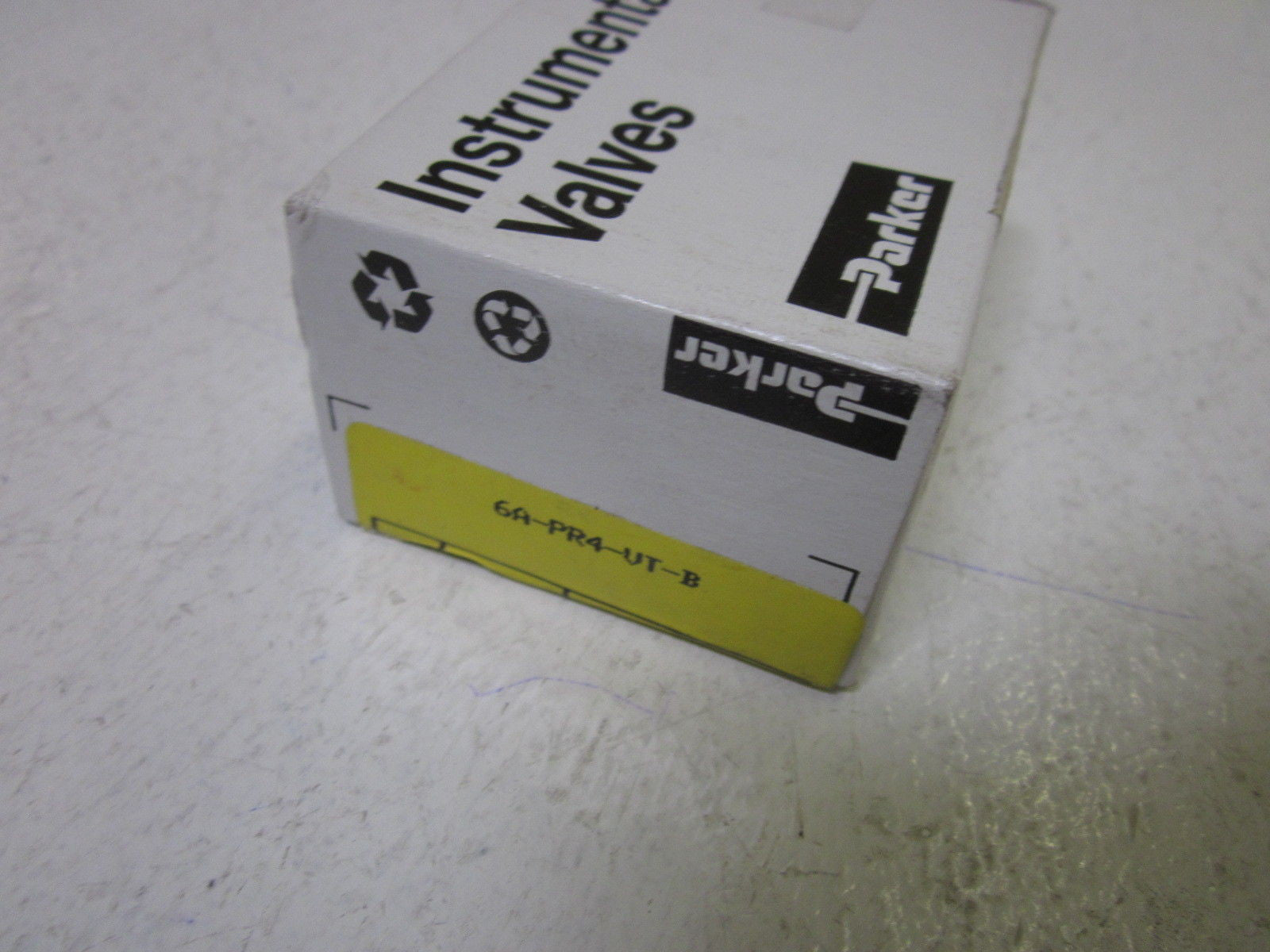 LOT OF 27 PARKER 6A-PR4-VT-B VALVE *NEW IN BOX*