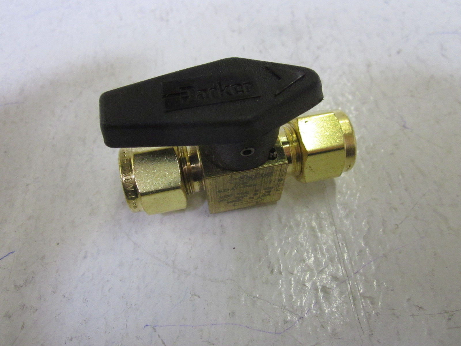 LOT OF 27 PARKER 6A-PR4-VT-B VALVE *NEW IN BOX*