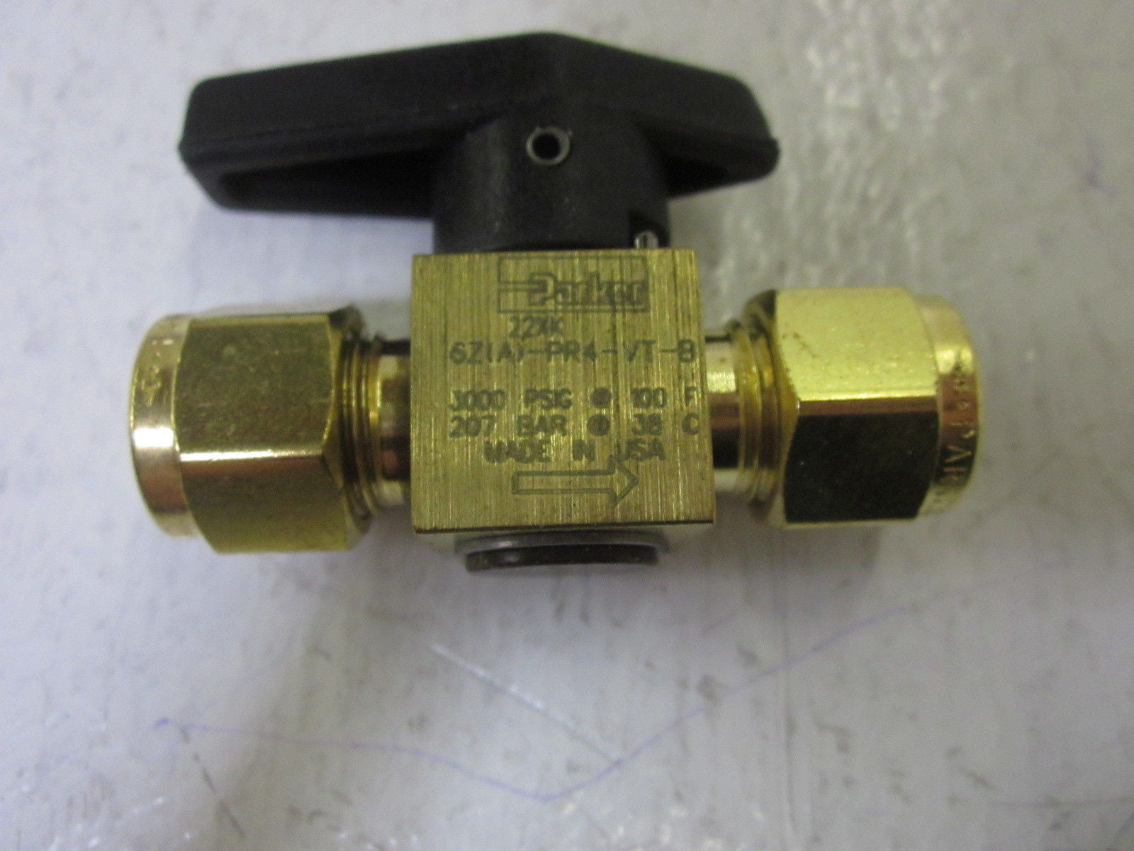 LOT OF 27 PARKER 6A-PR4-VT-B VALVE *NEW IN BOX*