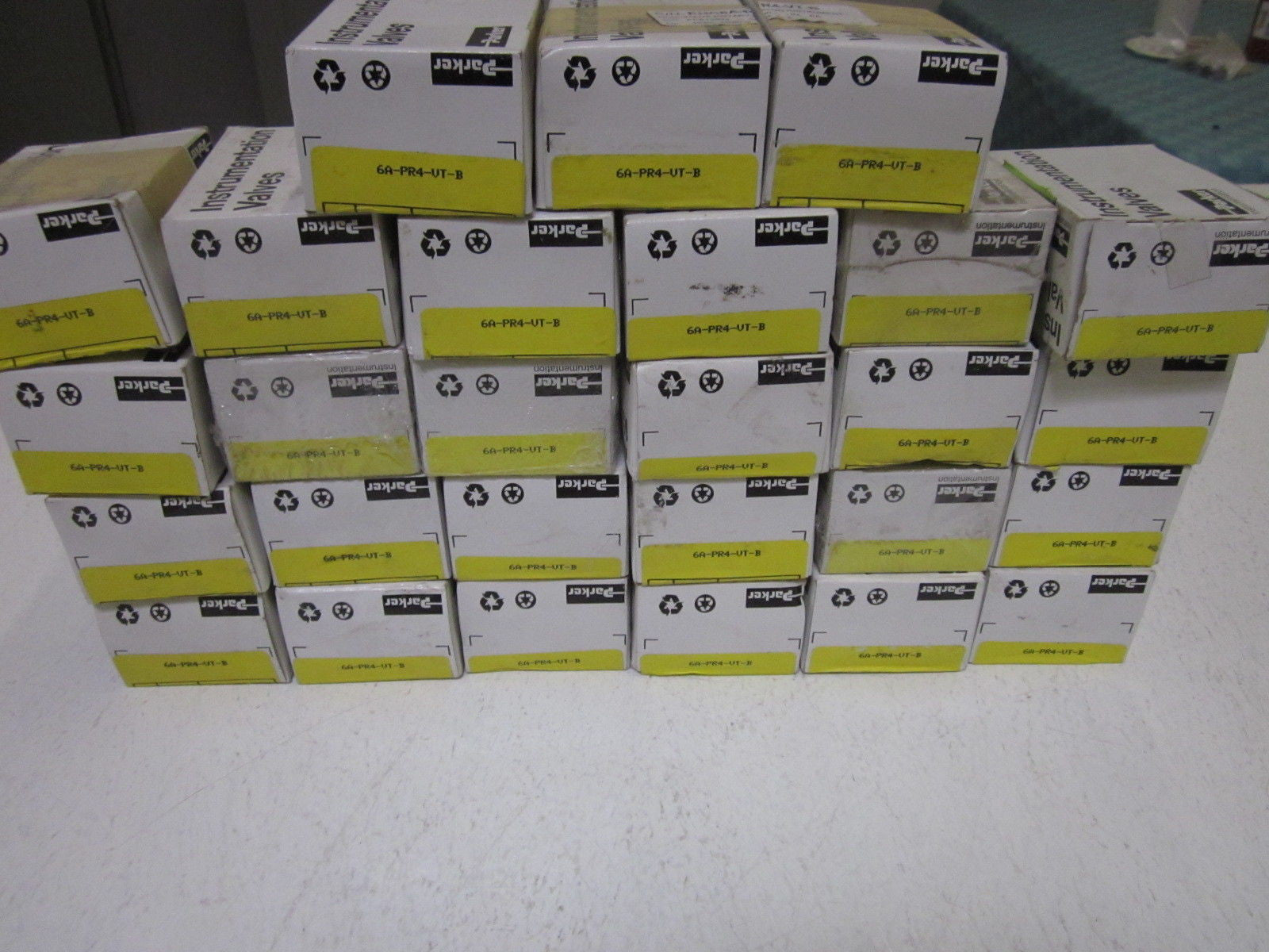 LOT OF 27 PARKER 6A-PR4-VT-B VALVE *NEW IN BOX*