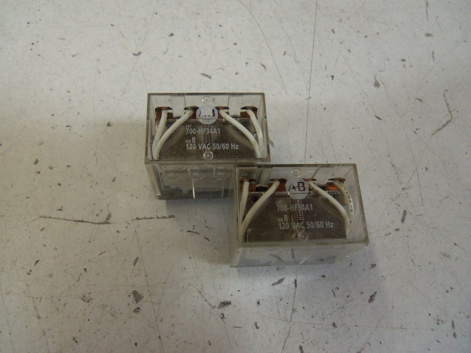 LOT OF 2 ALLEN BRADLEY 700-HF34A1 120VAC SERIES B *NEW NO BOX*