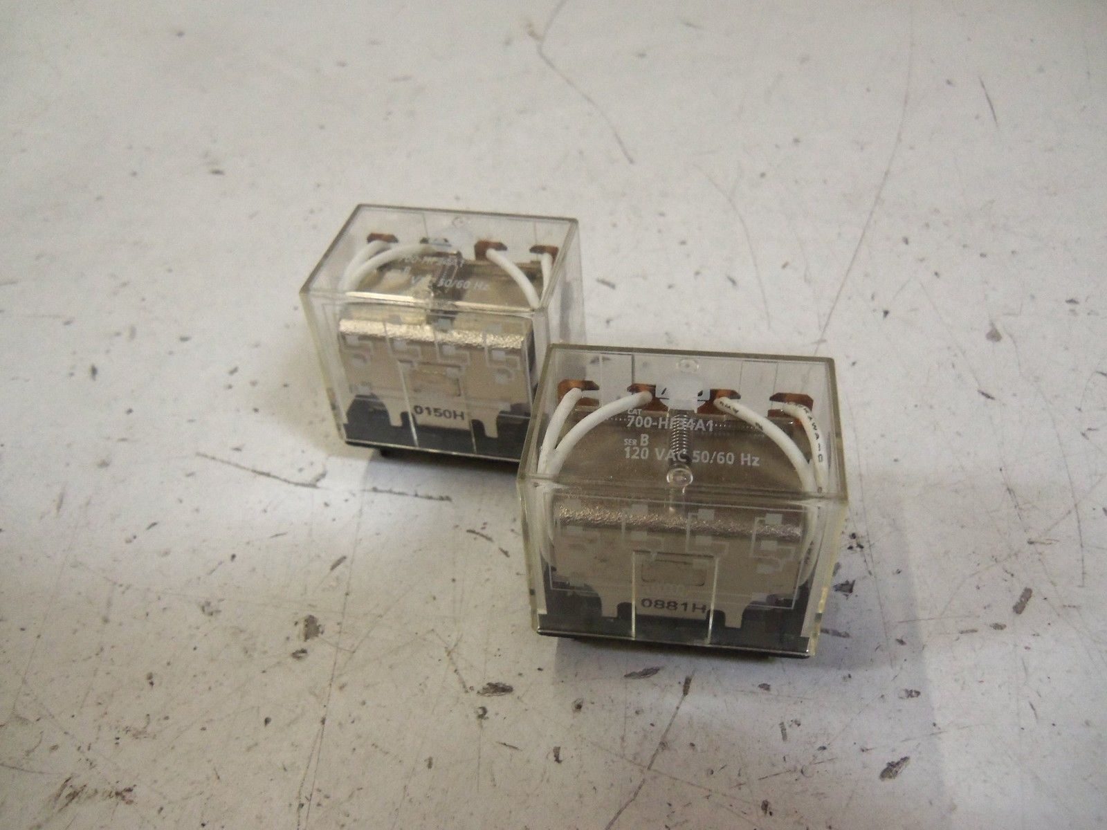 LOT OF 2 ALLEN BRADLEY 700-HF34A1 120VAC SERIES B *NEW NO BOX*