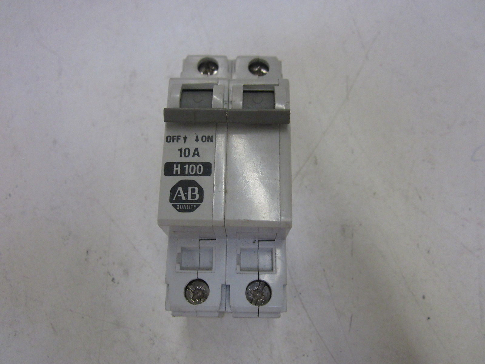 ALLEN BRADLEY 1492-CB2H100 SER. B CIRCUIT BREAKER 10A *USED*