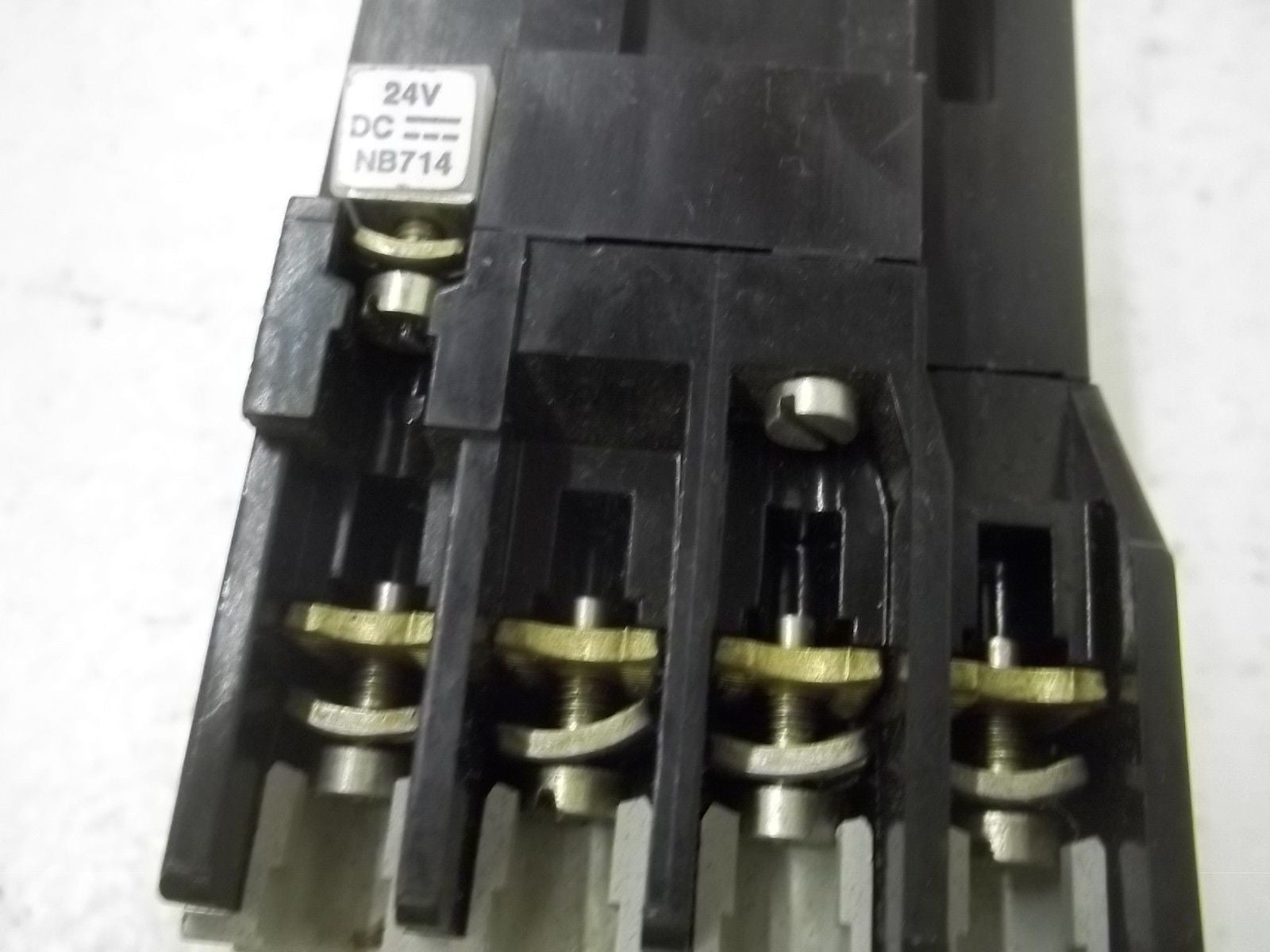 LOT OF 2 ALLEN BRADLEY 100-A24NZ*3 SER.B CONTACTOR 24V *USED*