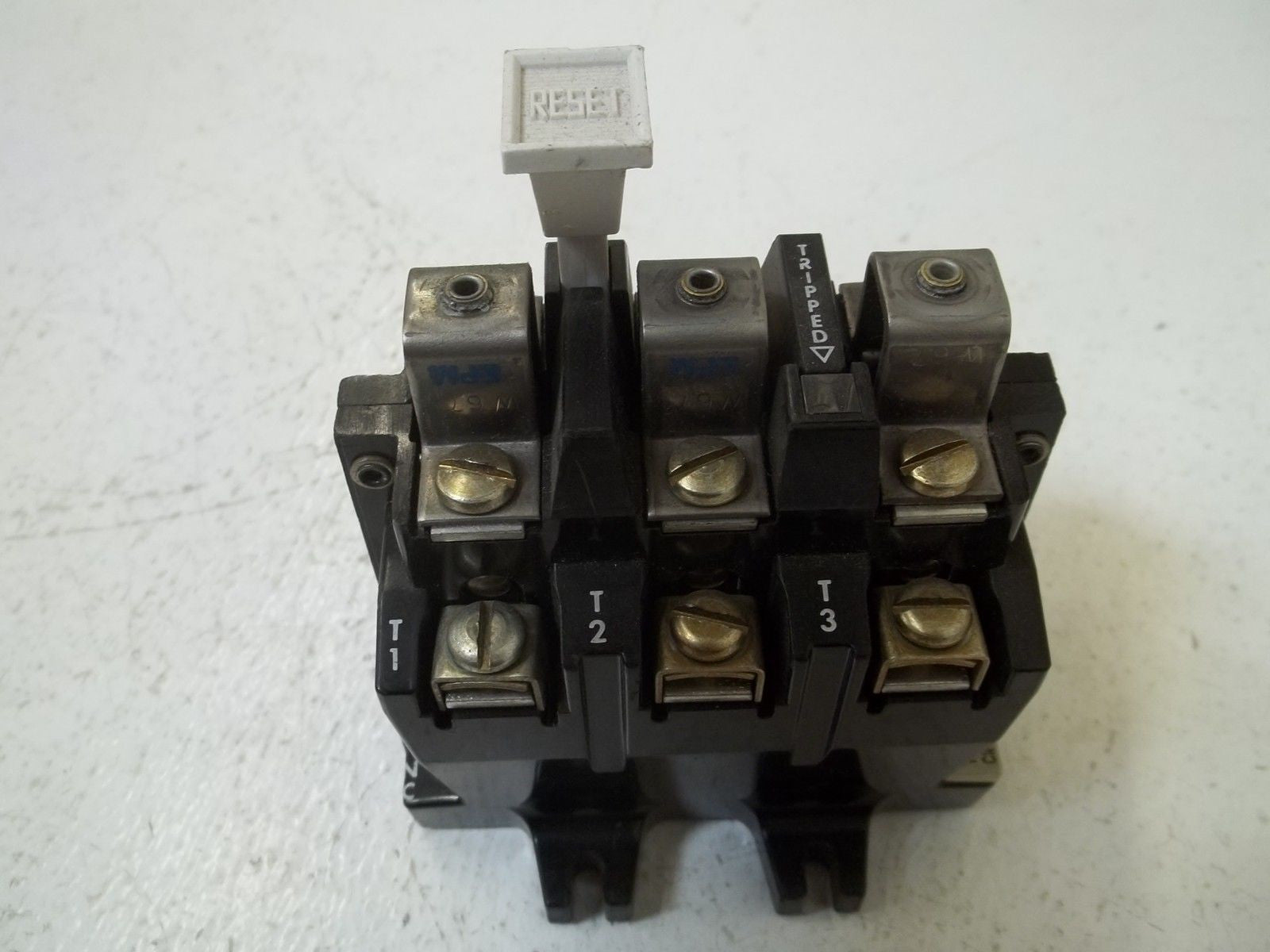 LOT OF 2 ALLEN BRADLEY 42182-800-01 *USED*