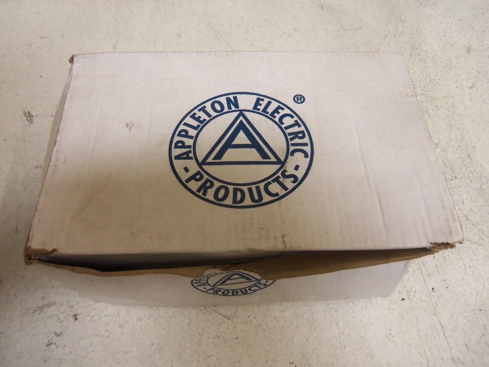 LOT OF 2 APPLETON X100-M CONDUIT *NEW IN BOX*