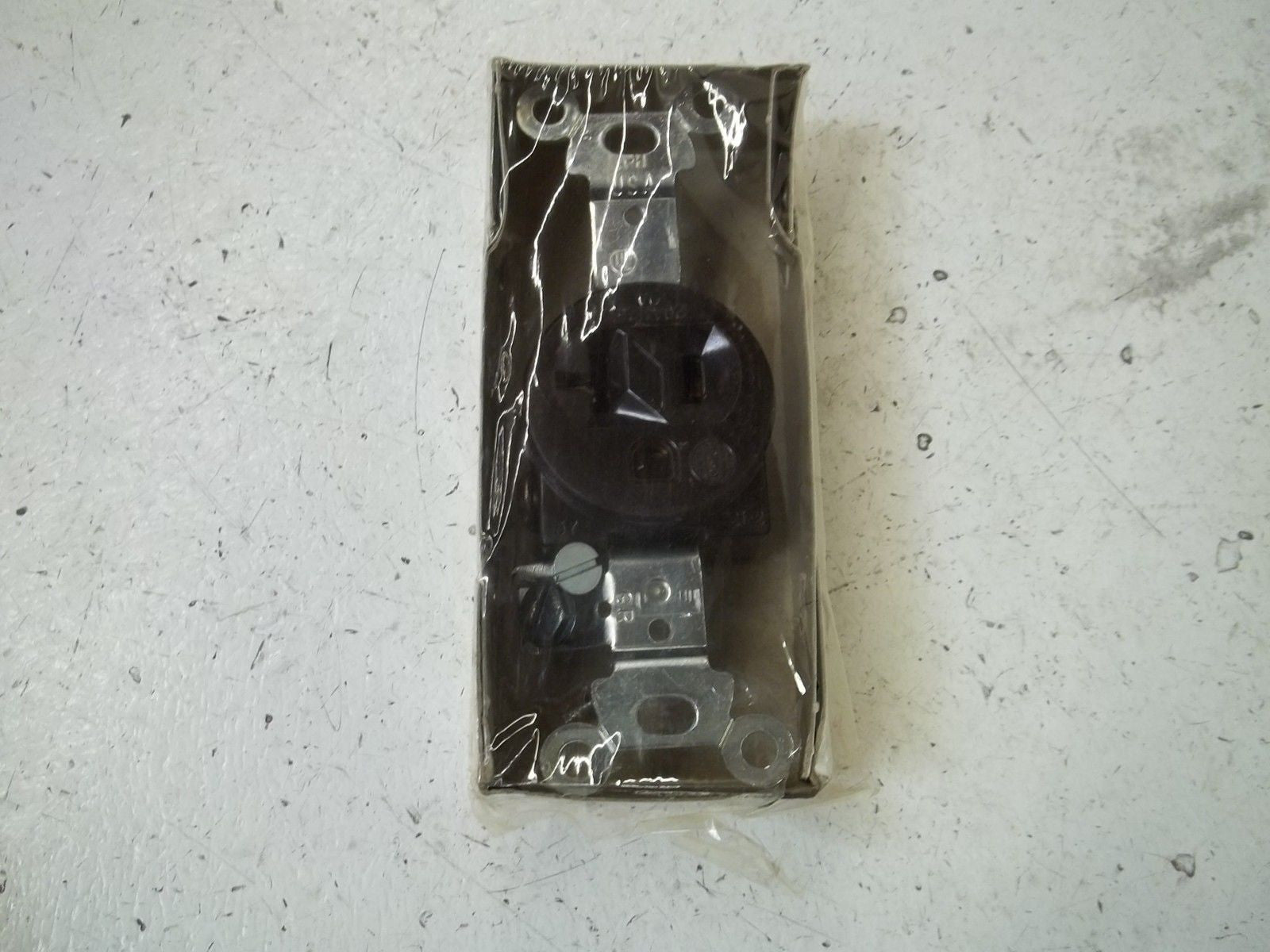 LOT OF 2 ARROW HART 5361 SINGLE RECEPTACLE *NEW IN BOX*