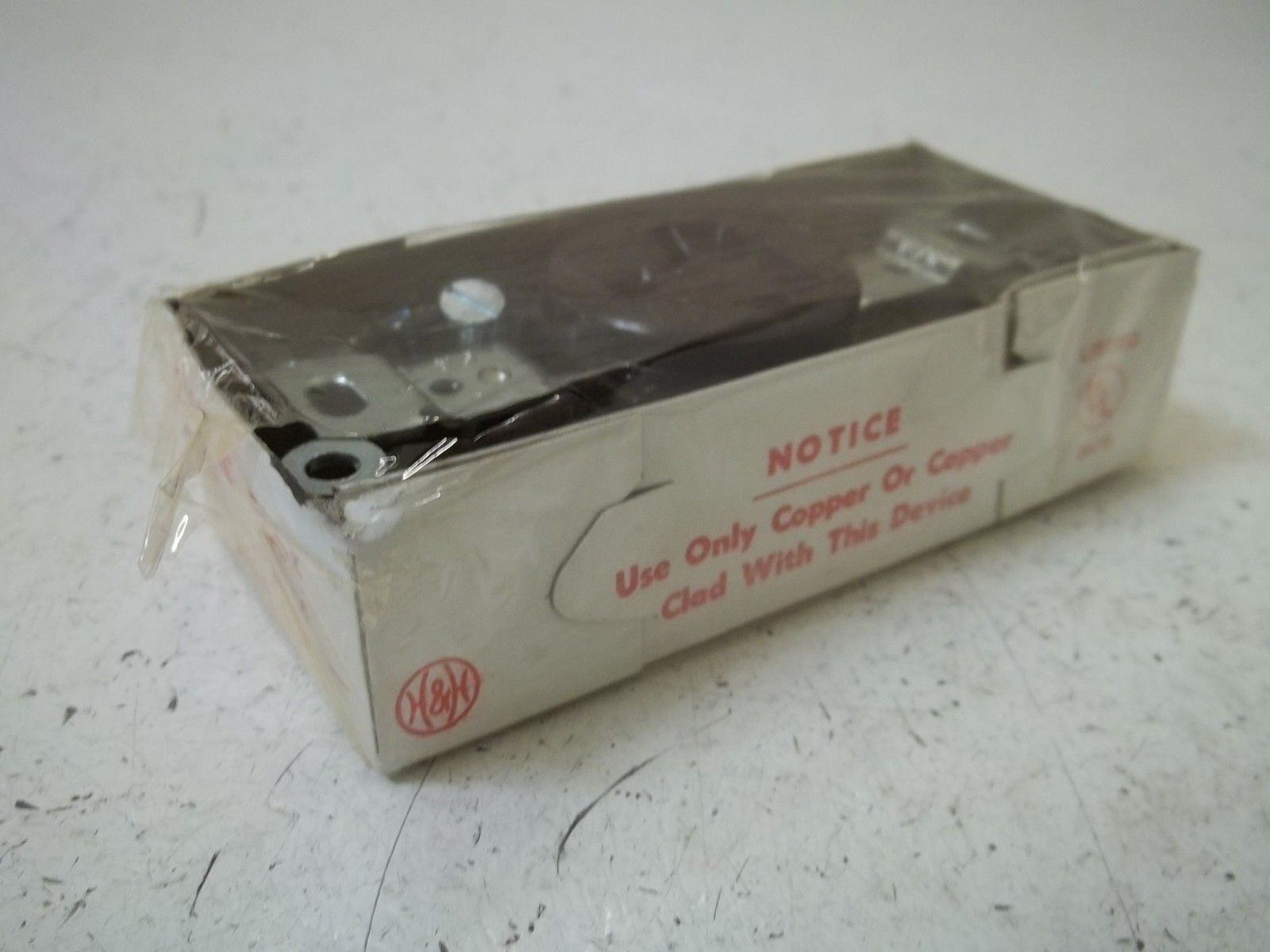 LOT OF 2 ARROW HART 5361 SINGLE RECEPTACLE *NEW IN BOX*